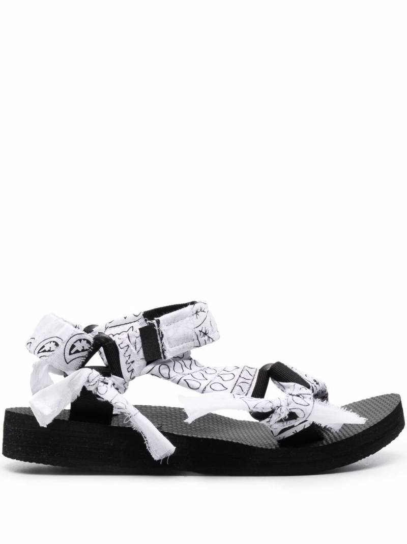 Arizona Love Trekky bandana-print sandals - White von Arizona Love