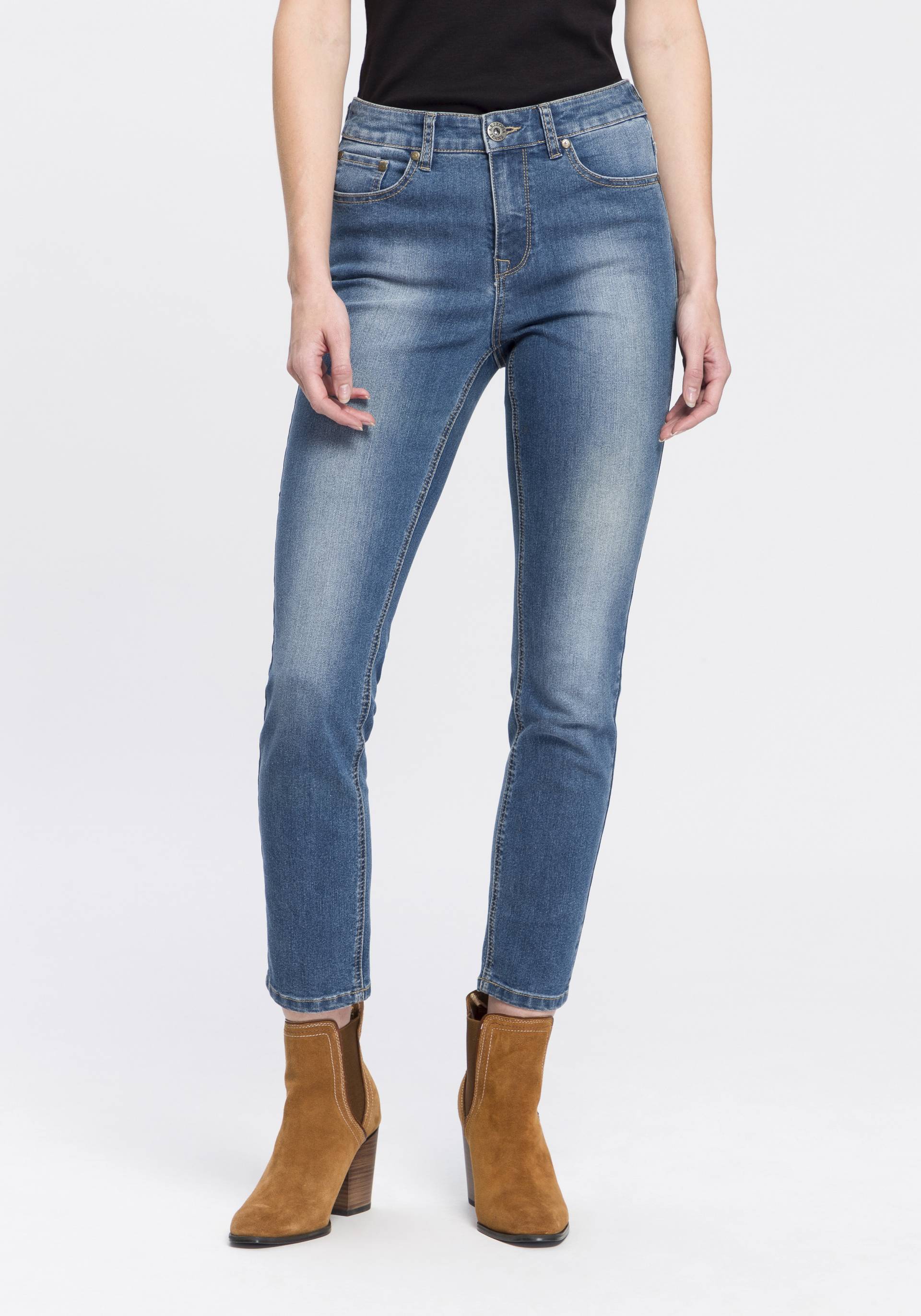 Arizona 7/8-Jeans »Shaping«, eng anliegend, Röhrenjeans, Used-Waschung, High-Waist, 7/8-Länge Arizona 7/8-Jeans »Shaping«, eng anliegend, Röhrenjeans, Used-Waschung, High-Waist, 7/8-Länge von Arizona