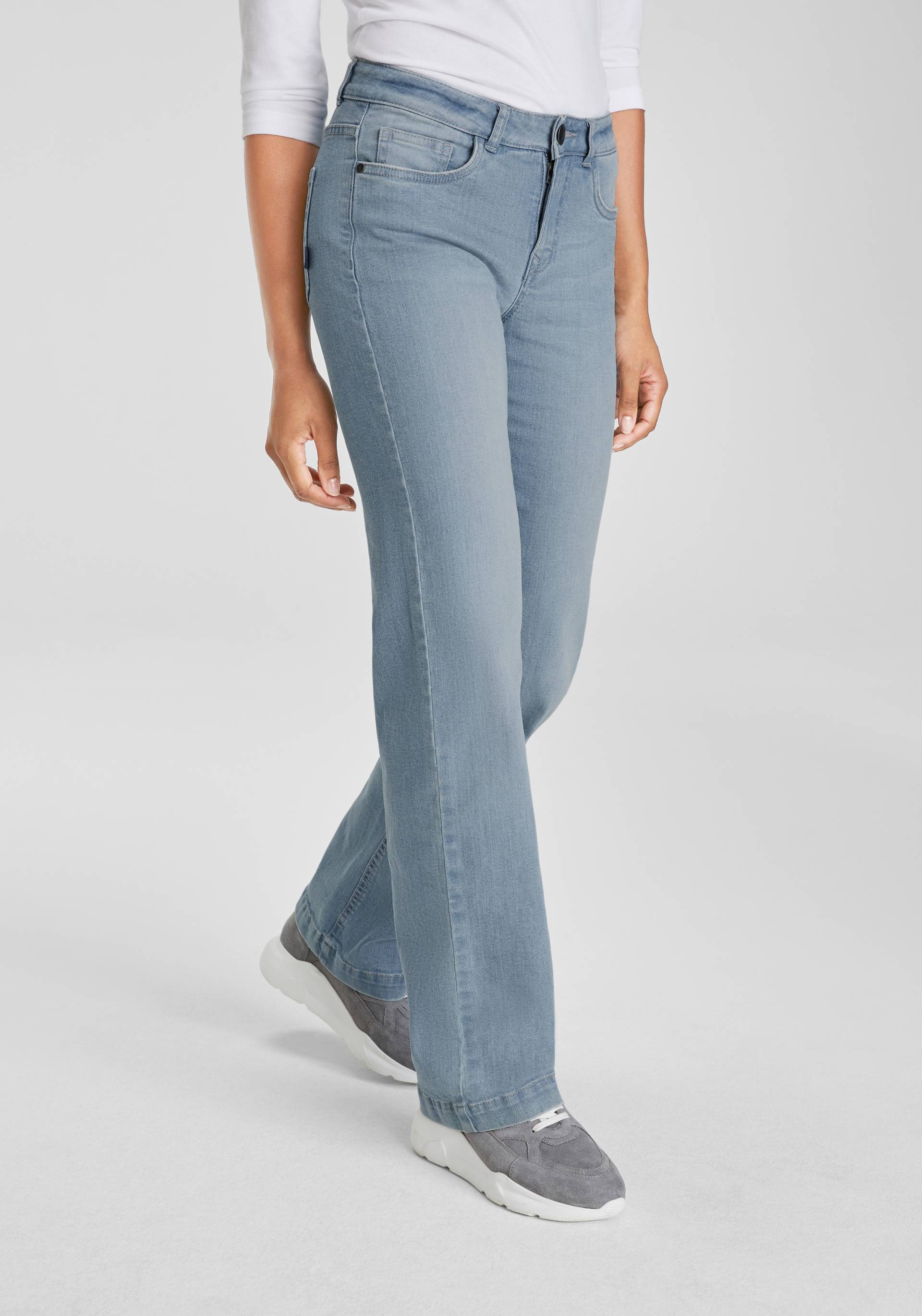 Arizona Gerade Jeans, weite Beinform, Used-Look-Waschung, hohe Taille Arizona Gerade Jeans, weite Beinform, Used-Look-Waschung, hohe Taille von Arizona