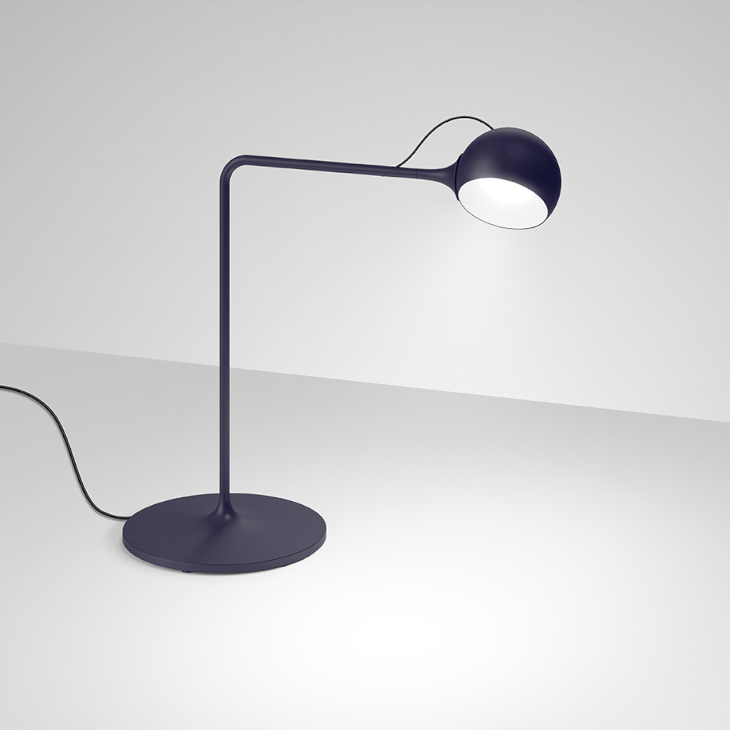 Ixa Table LED Tischleuchte, Farbe blau Ixa Table LED Tischleuchte, Farbe blau von Artemide