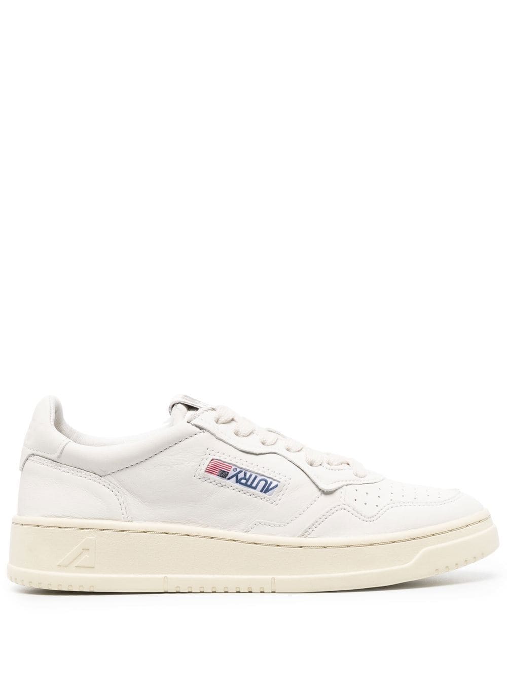 Autry logo-patch low-top sneakers - White von Autry