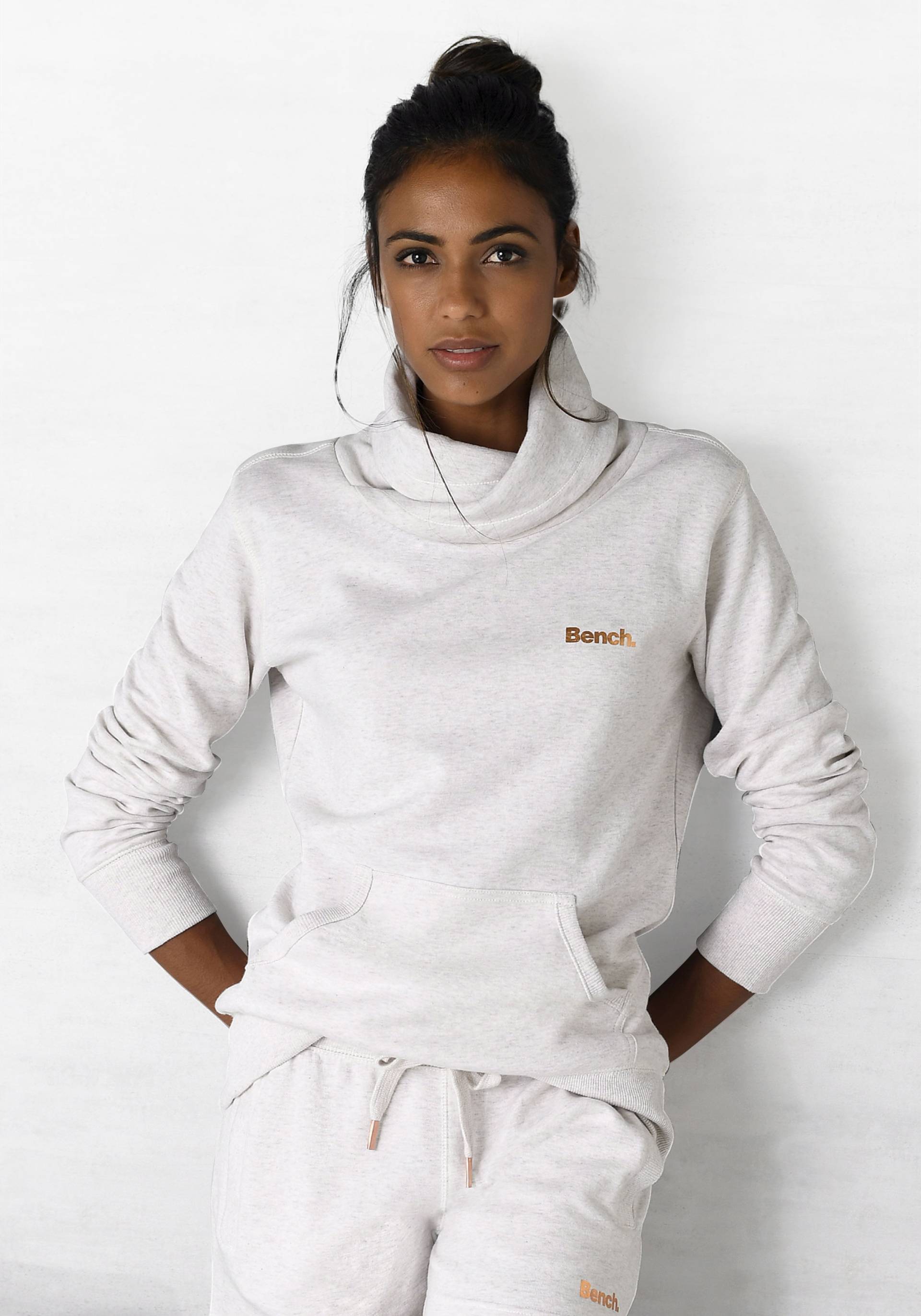 Bench. Loungewear Longsweatshirt, mit Stehkragen in Layeroptik und Kängurutasche, Loungewear Bench. Loungewear Longsweatshirt, mit Stehkragen in Layeroptik und Kängurutasche, Loungewear von Bench. Loungewear