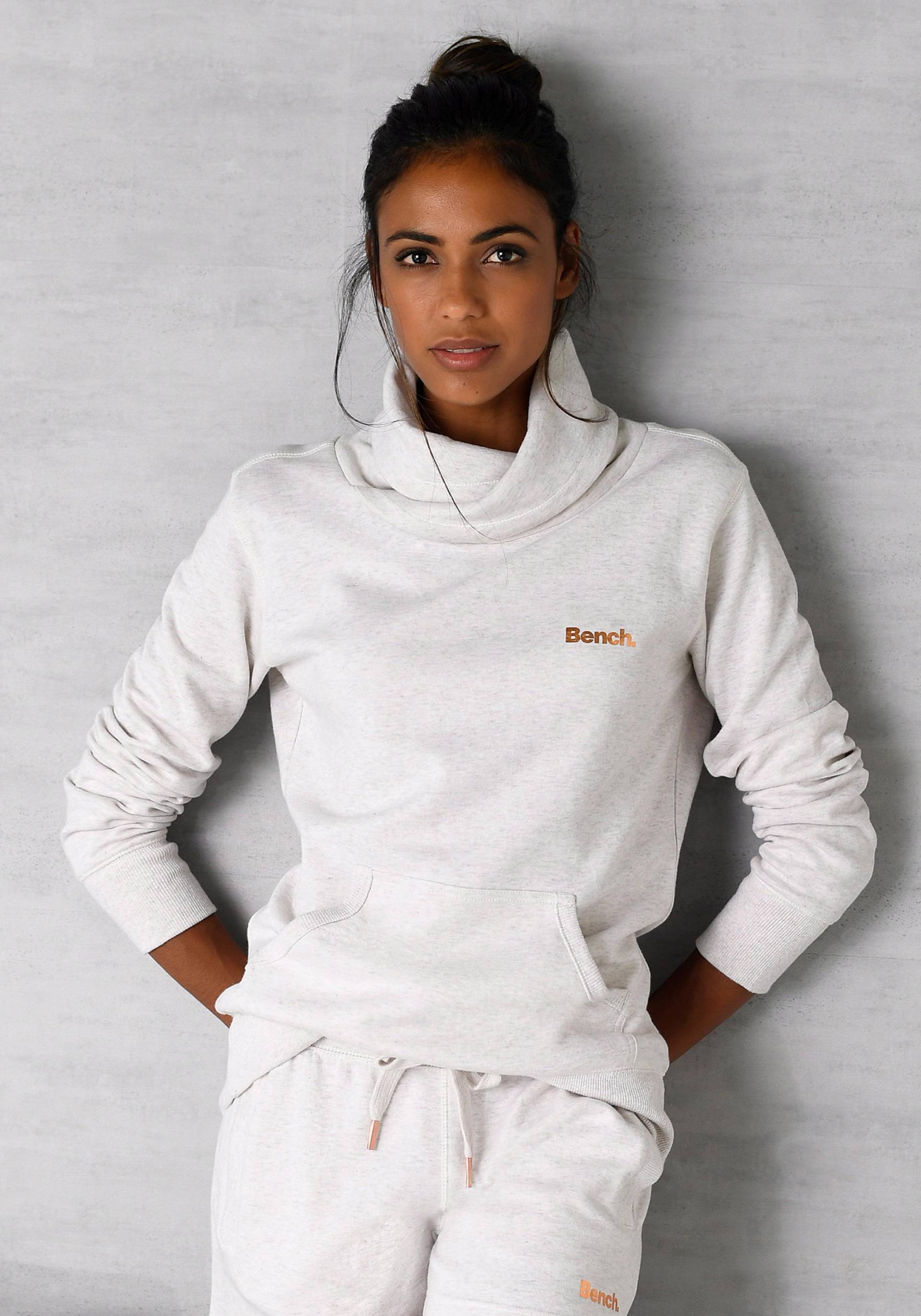 Bench. Loungewear Longsweatshirt »mit Stehkragen in Layeroptik« von Bench. Loungewear