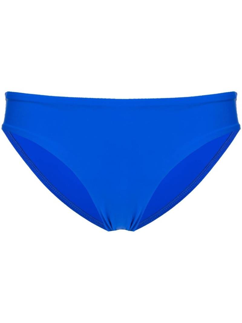 BONDI BORN Nadia classic bikini bottom - Blue von BONDI BORN