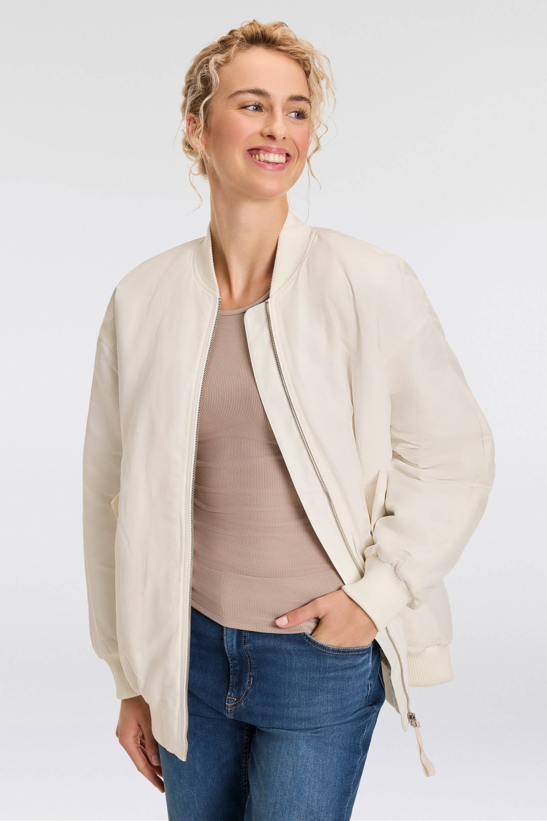 BOSS ORANGE Bomberjacke »C_Piromba«, mit Strickbündchenkragen BOSS ORANGE Bomberjacke »C_Piromba«, mit Strickbündchenkragen von BOSS ORANGE