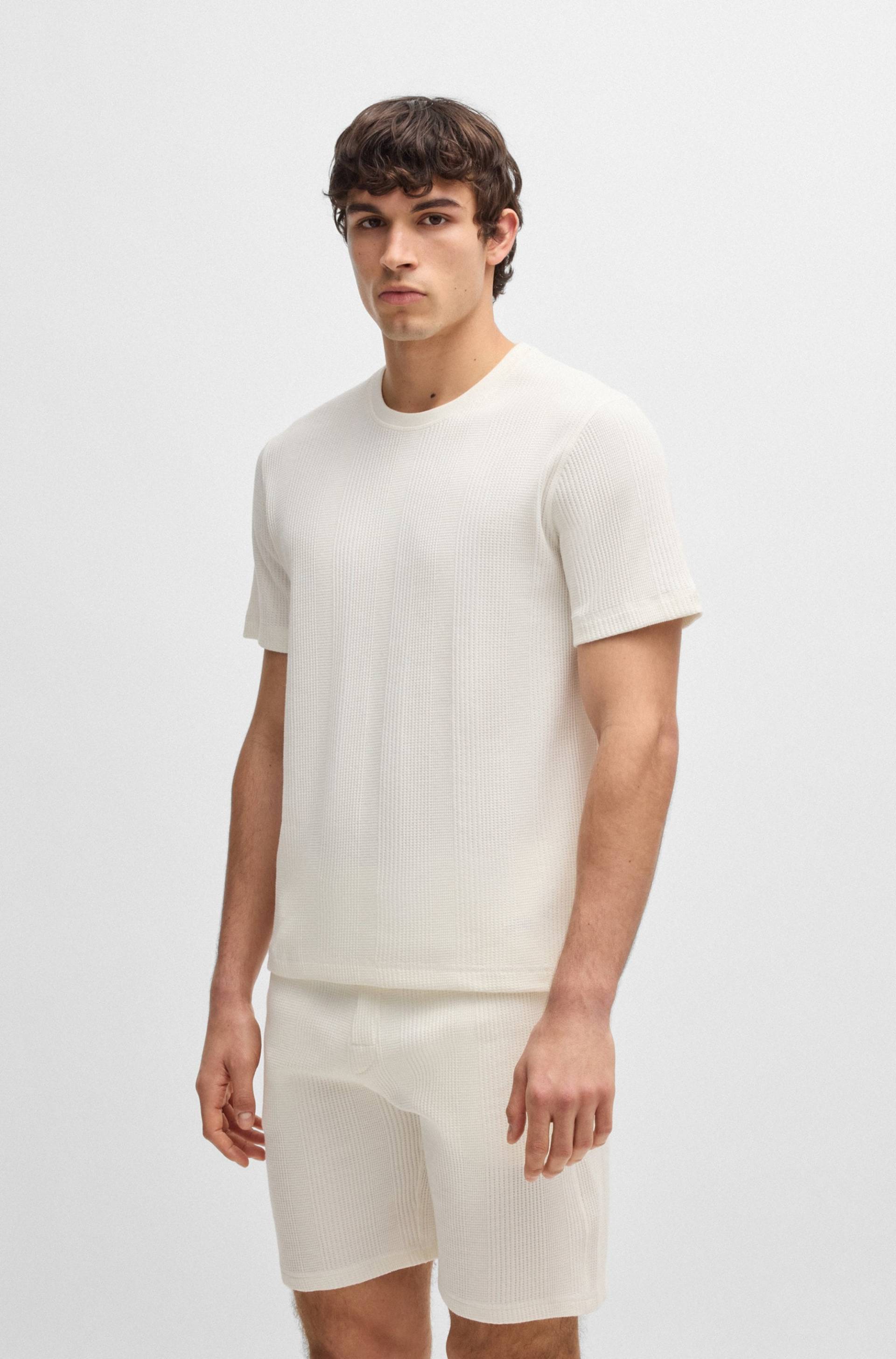 BOSS T-Shirt »Structure T-S«, mit Metall-Label BOSS T-Shirt »Structure T-S«, mit Metall-Label von BOSS