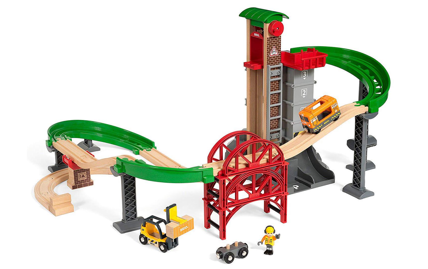 BRIO® Spielzeugeisenbahn-Gebäude »BRIO® WORLD Grosses Lagerhaus-Set mit Aufzug«, (Set) von BRIO®