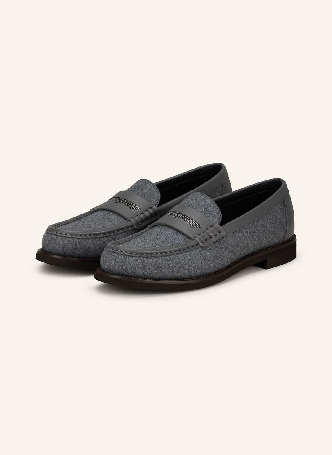 Brunello Cucinelli Loafer Mit Schmucksteinen grau Brunello Cucinelli Loafer Mit Schmucksteinen grau von BRUNELLO CUCINELLI