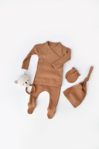 4 Stk Set, Hose, T-shirt, Mütze, Fausthandschuhe Unisex Braun 68 von BabyCosy Organic