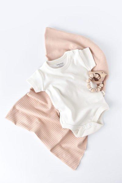 Body, Kurzarm Unisex Écru 86 von BabyCosy Organic