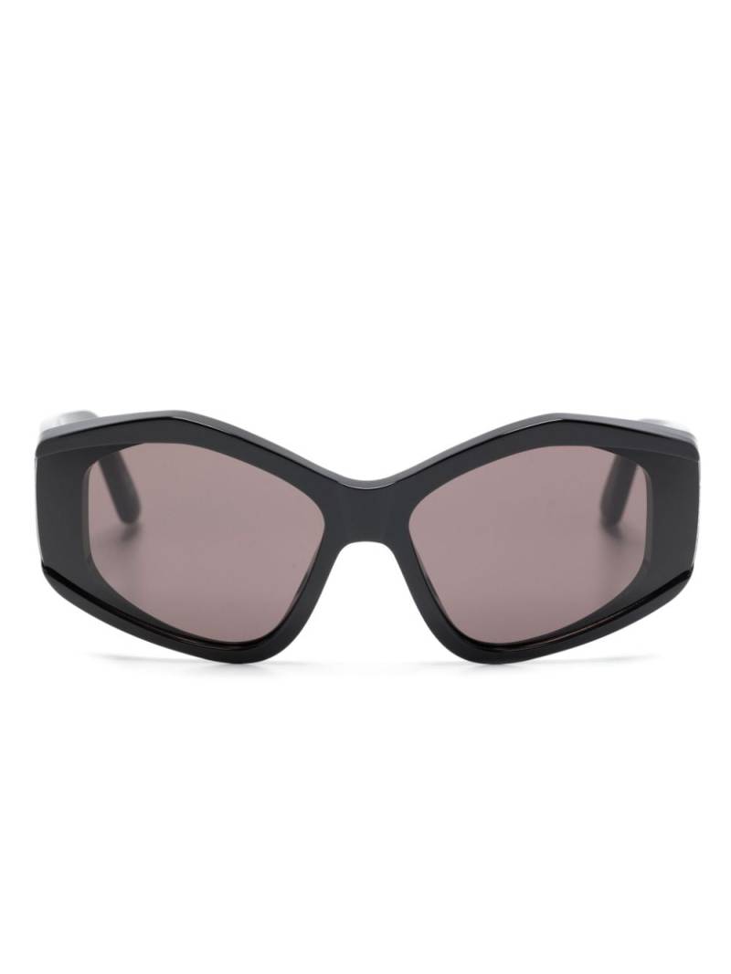 Balenciaga Eyewear logo-print cat eye-frame sunglasses - Black von Balenciaga Eyewear