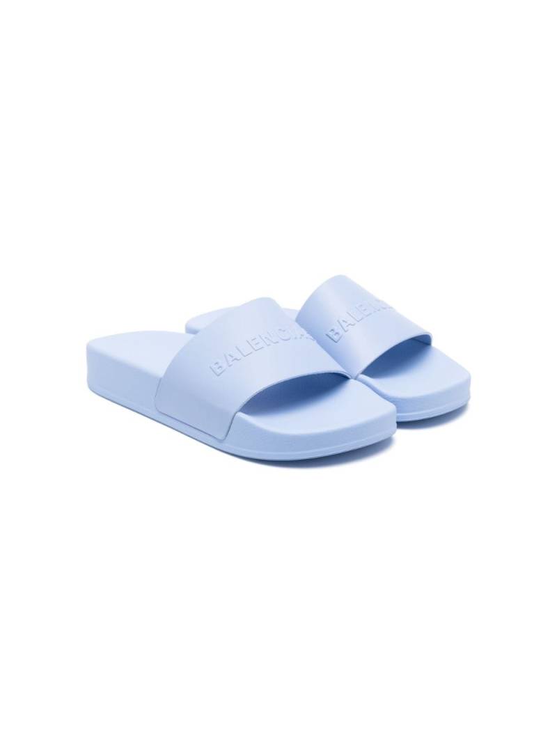 Balenciaga Kids embossed-logo tonal-design slippers - Blue von Balenciaga Kids