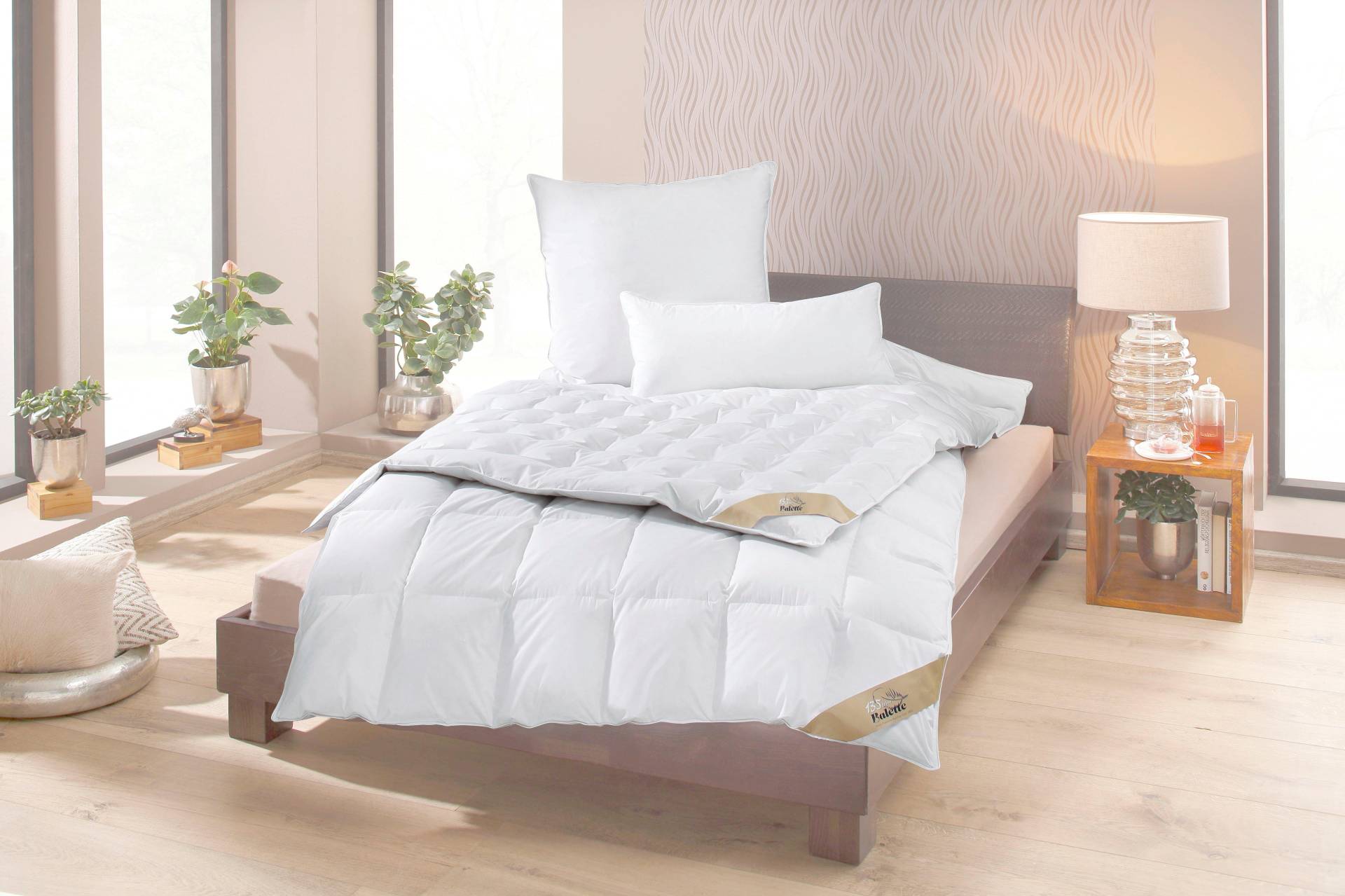 Balette Daunenbettdecke »Duvet Nina«, normal, Füllung neue reine Entendauen 90%, weiss, Bezug 100% Baumwolle, (1 St.), Bezug mit Satin-Biese Balette Daunenbettdecke »Duvet Nina«, normal, Füllung neue reine Entendauen 90%, weiss, Bezug 100% Baumwolle, (1 St.), Bezug mit Satin-Biese von Balette