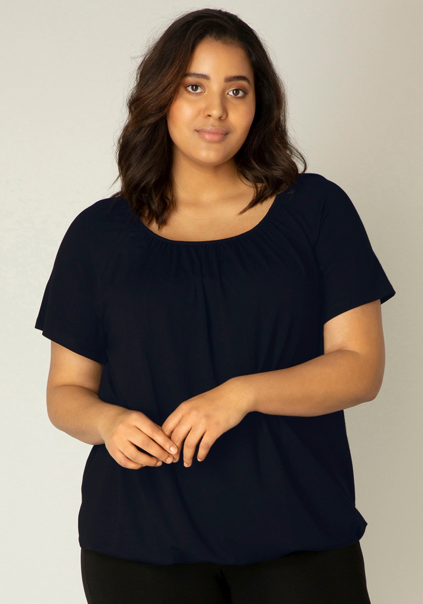 Base Level Curvy Ballonshirt »Yoni«, Elastischer Saum Base Level Curvy Ballonshirt »Yoni«, Elastischer Saum von Base Level Curvy