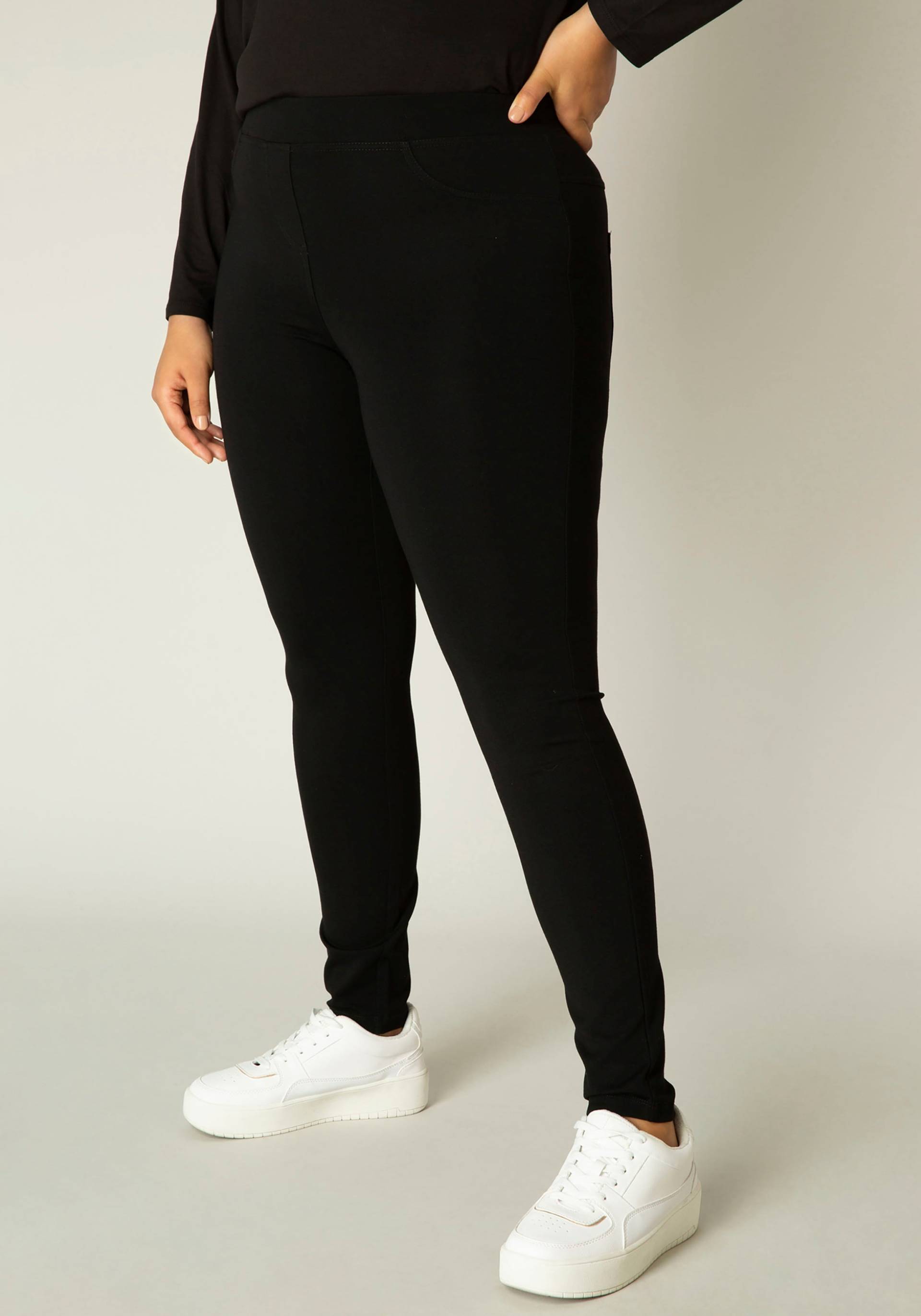 Base Level Curvy Jeggings »Arnika«, mit Badge Base Level Curvy Jeggings »Arnika«, mit Badge von Base Level Curvy