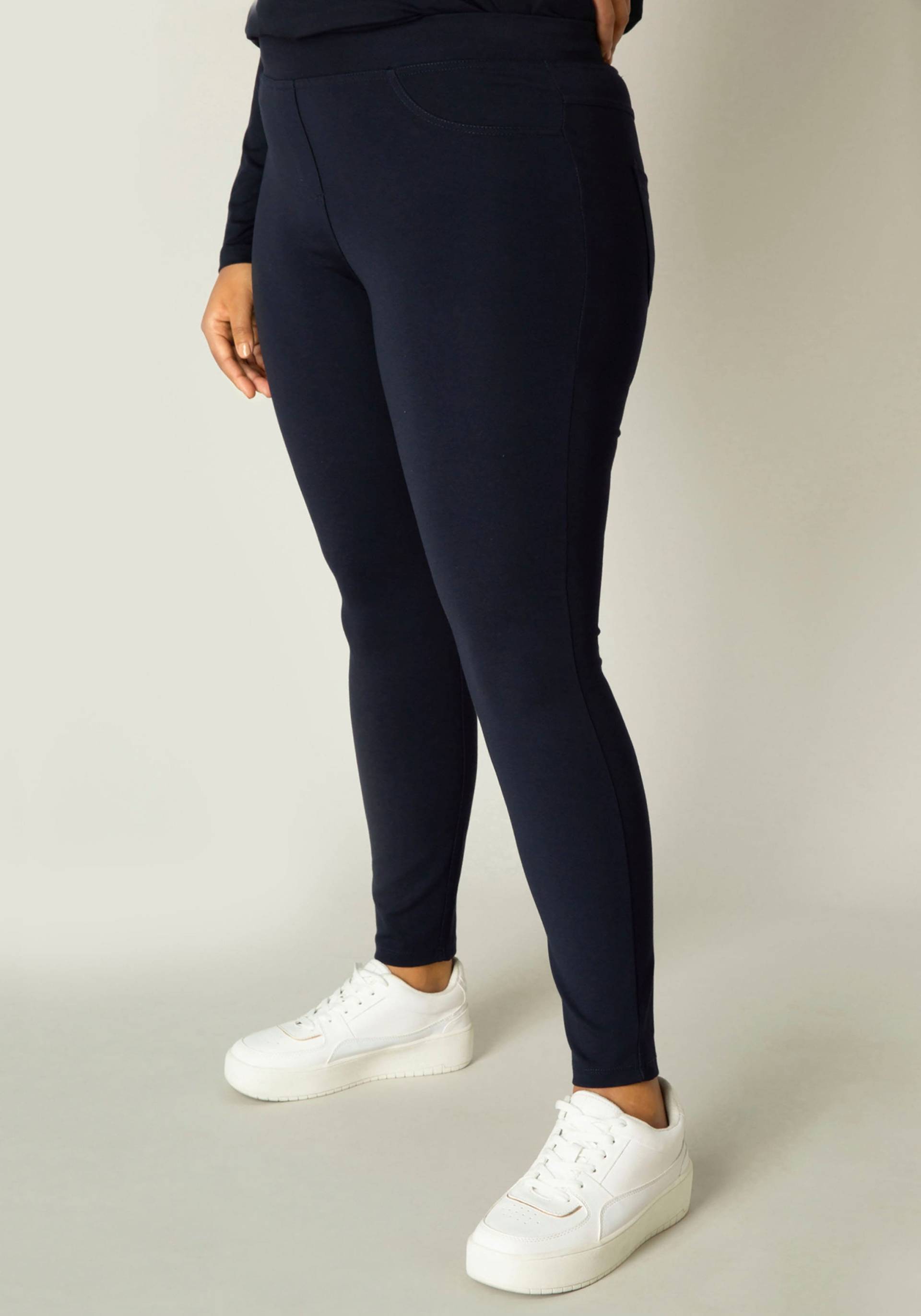Base Level Curvy Jeggings »Arnika«, mit Badge Base Level Curvy Jeggings »Arnika«, mit Badge von Base Level Curvy