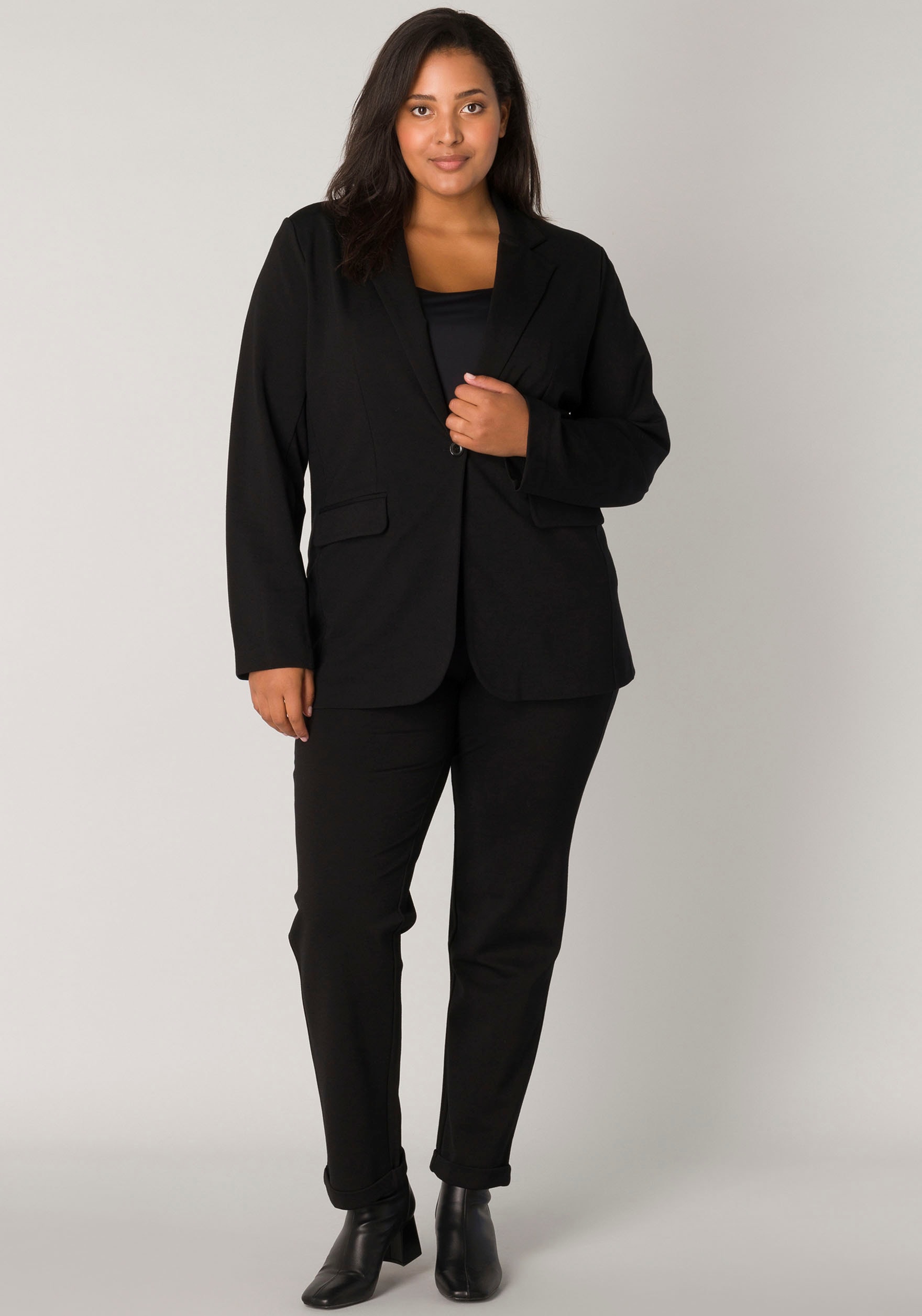 Base Level Curvy Jerseyblazer, mit Taschenklappen Base Level Curvy Jerseyblazer, mit Taschenklappen von Base Level Curvy