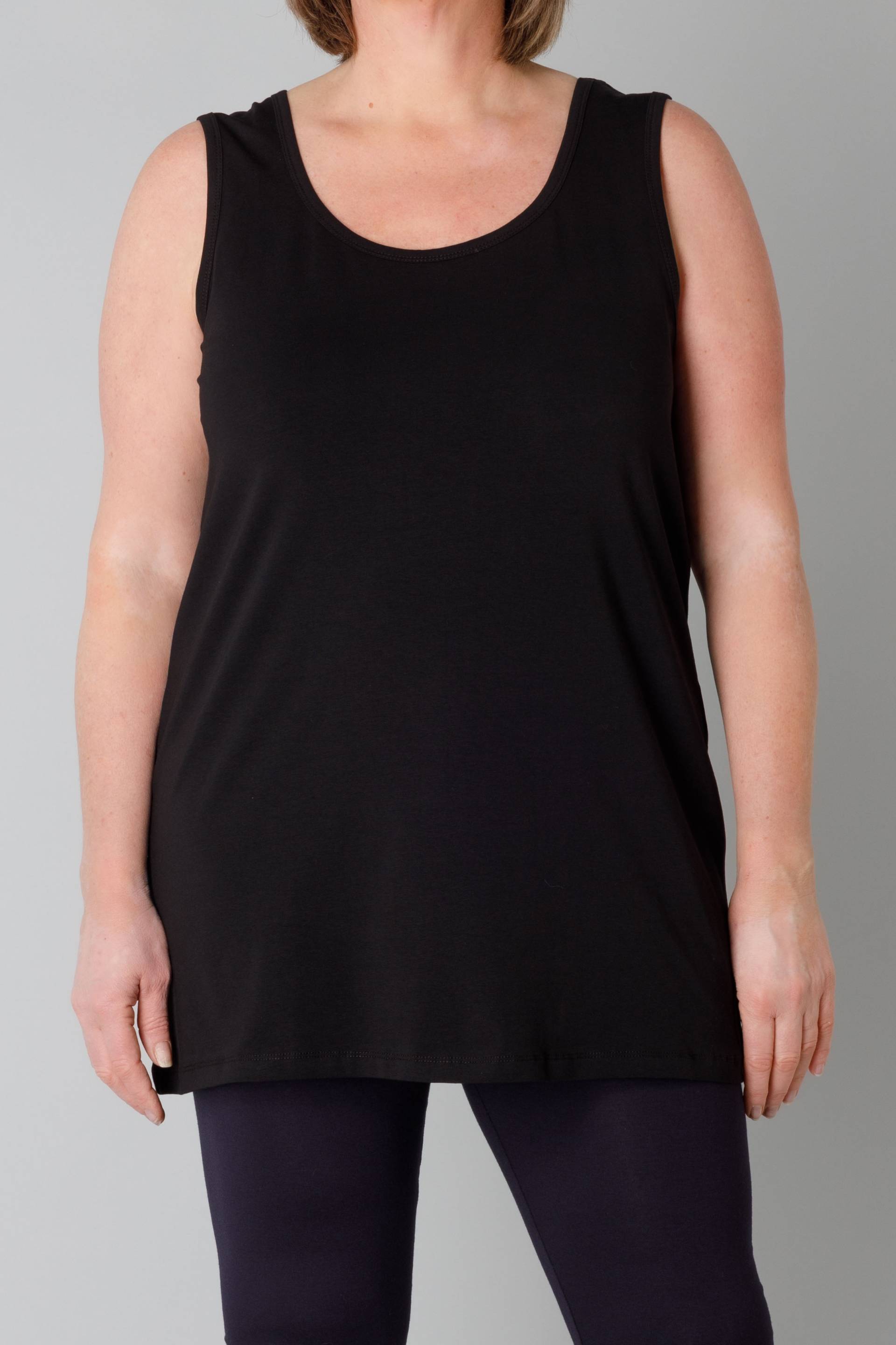 Base Level Curvy Longtop, in grossen Grössen Base Level Curvy Longtop, in grossen Grössen von Base Level Curvy