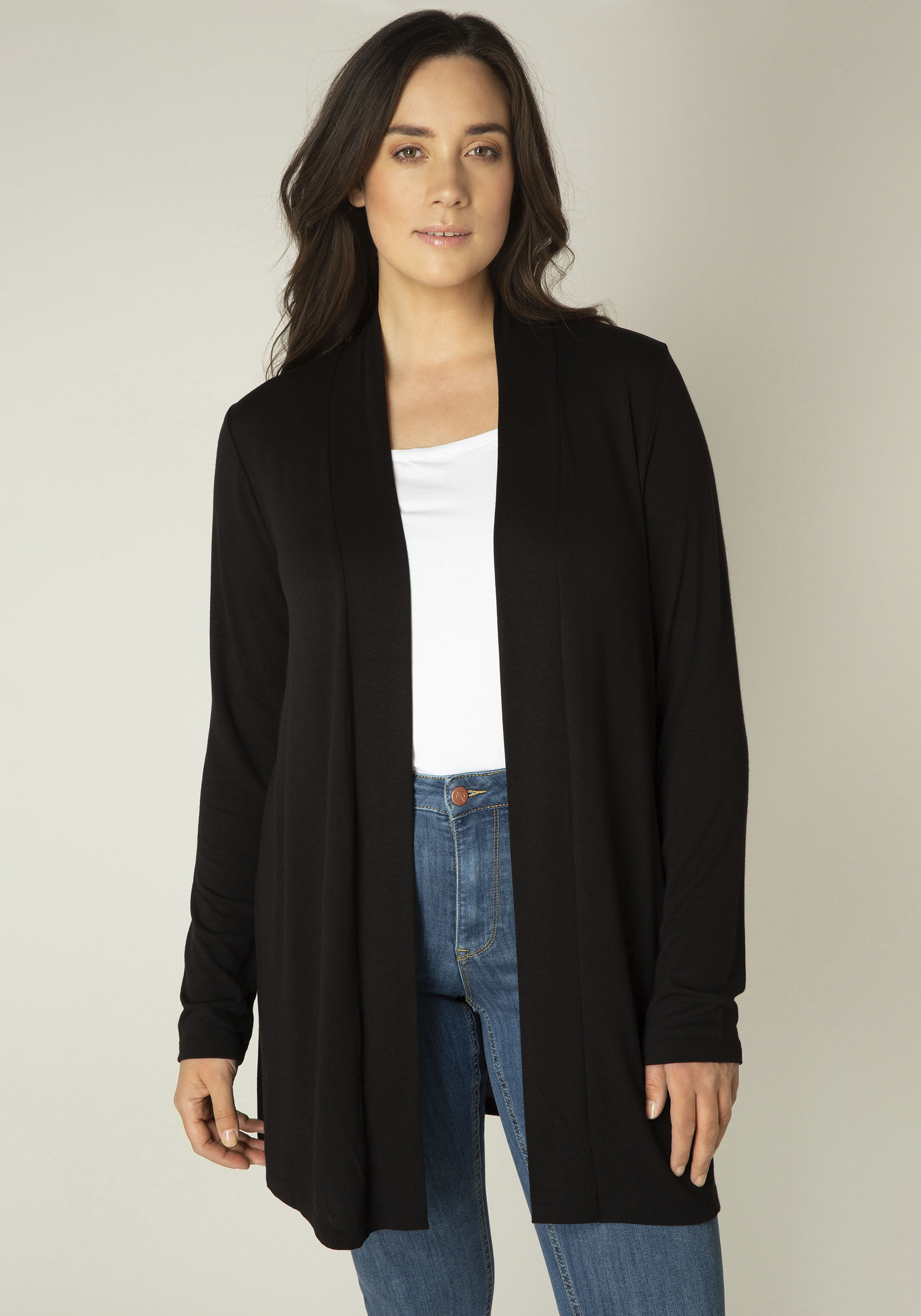 Base Level Curvy Strickjacke, im verschlusslosen Design von Base Level Curvy