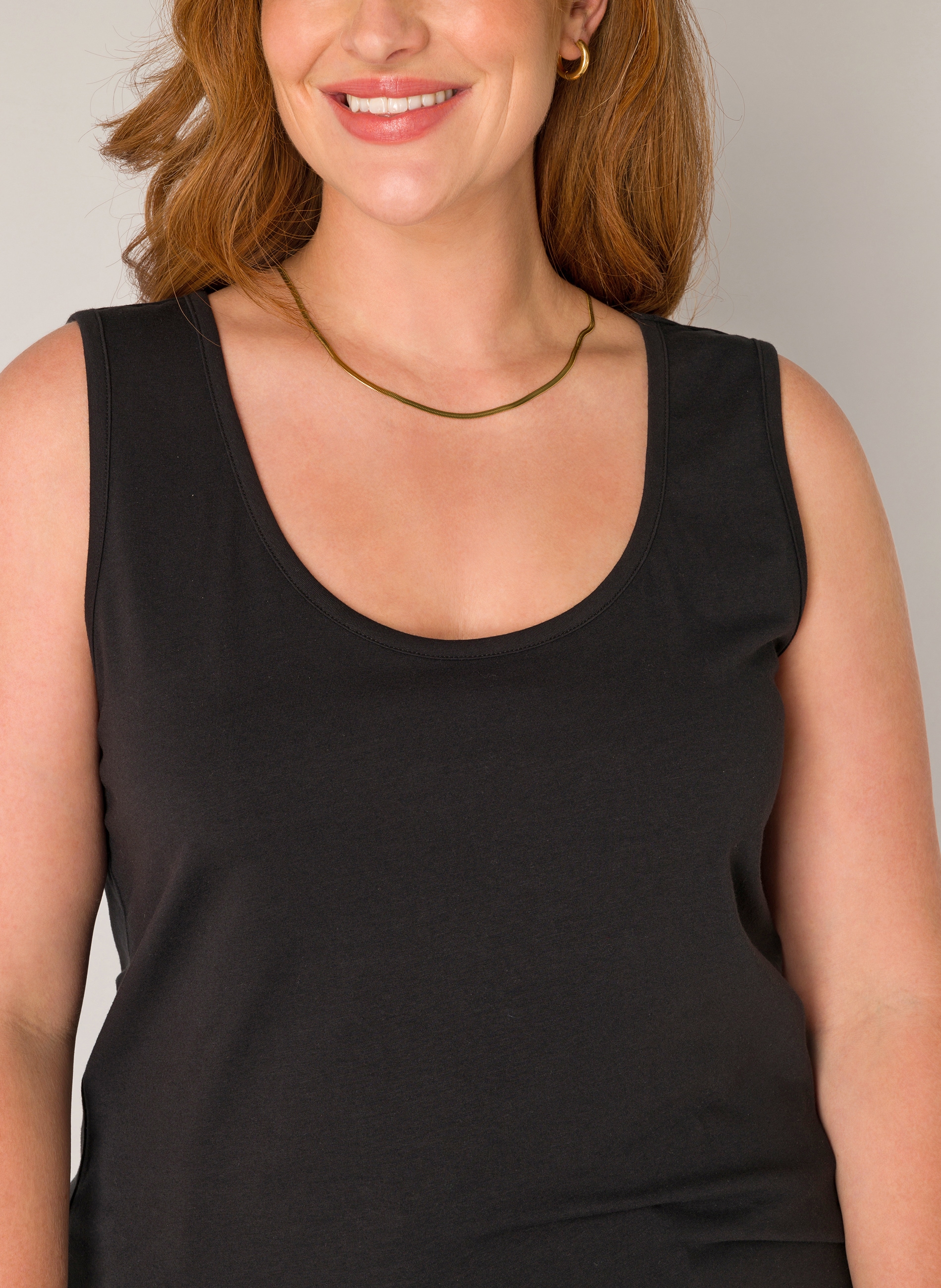 Base Level Curvy Tanktop, in grossen Grössen von Base Level Curvy