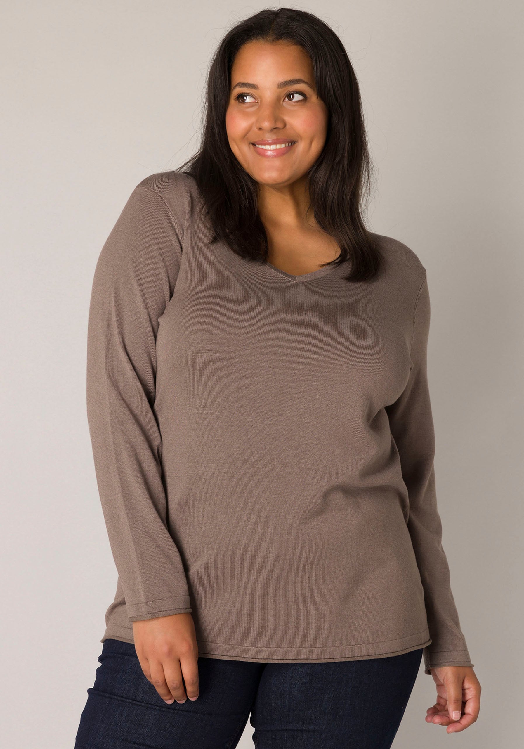 Base Level Curvy V-Ausschnitt-Pullover, mit V-Ausschnitt Base Level Curvy V-Ausschnitt-Pullover, mit V-Ausschnitt von Base Level Curvy