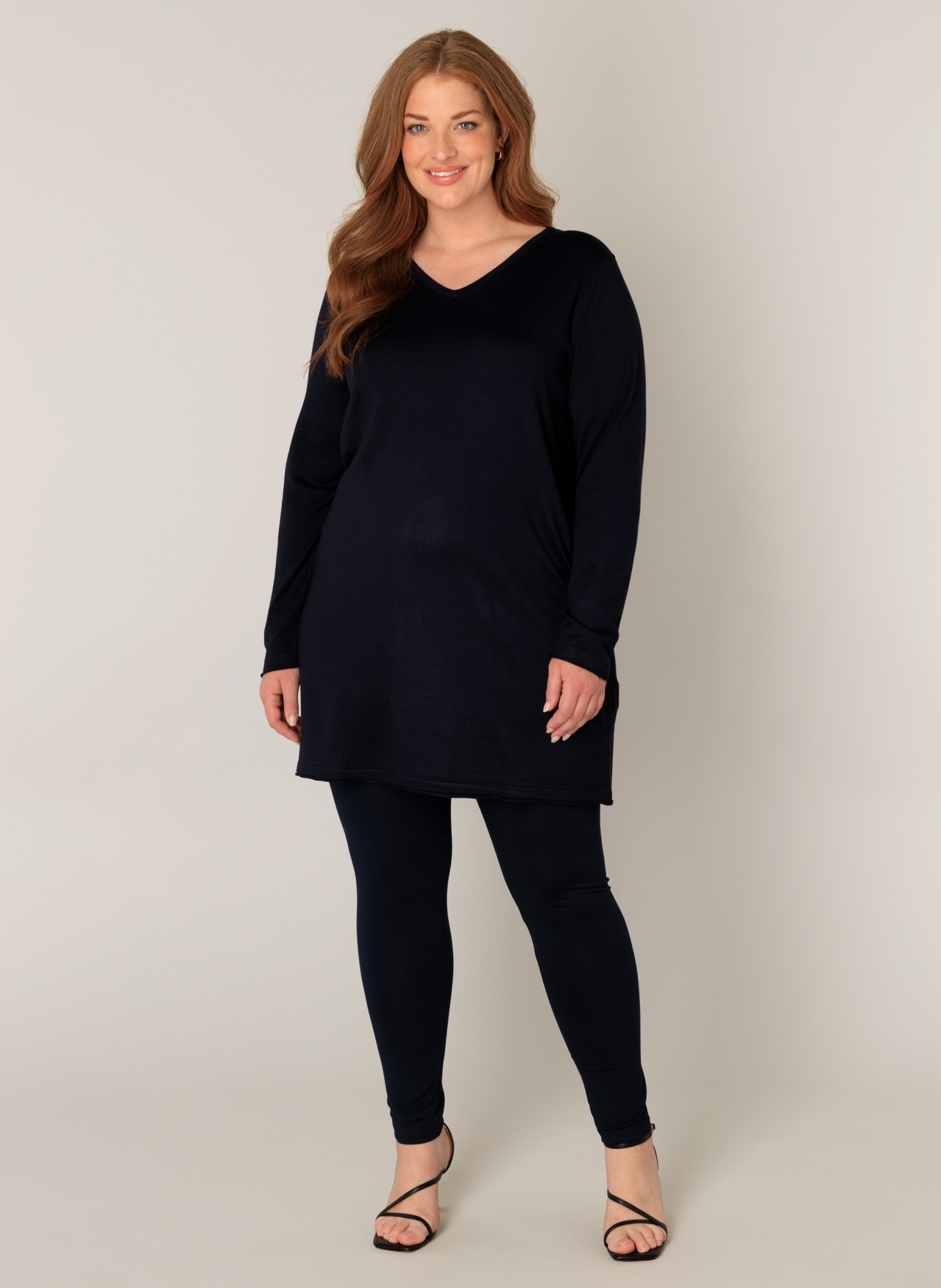 Base Level Curvy V-Ausschnitt-Pullover »BAS-ANINE-LONG«, Feinstrick-Qualität von Base Level Curvy