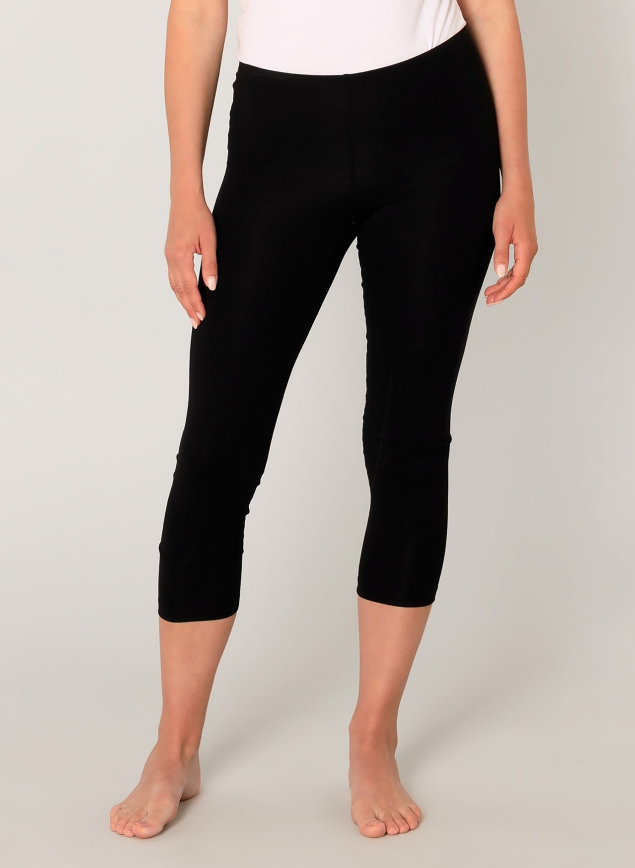 Base Level Caprileggings »Ycarus«, In weicher Viskose-Mischqualität Base Level Caprileggings »Ycarus«, In weicher Viskose-Mischqualität von Base Level