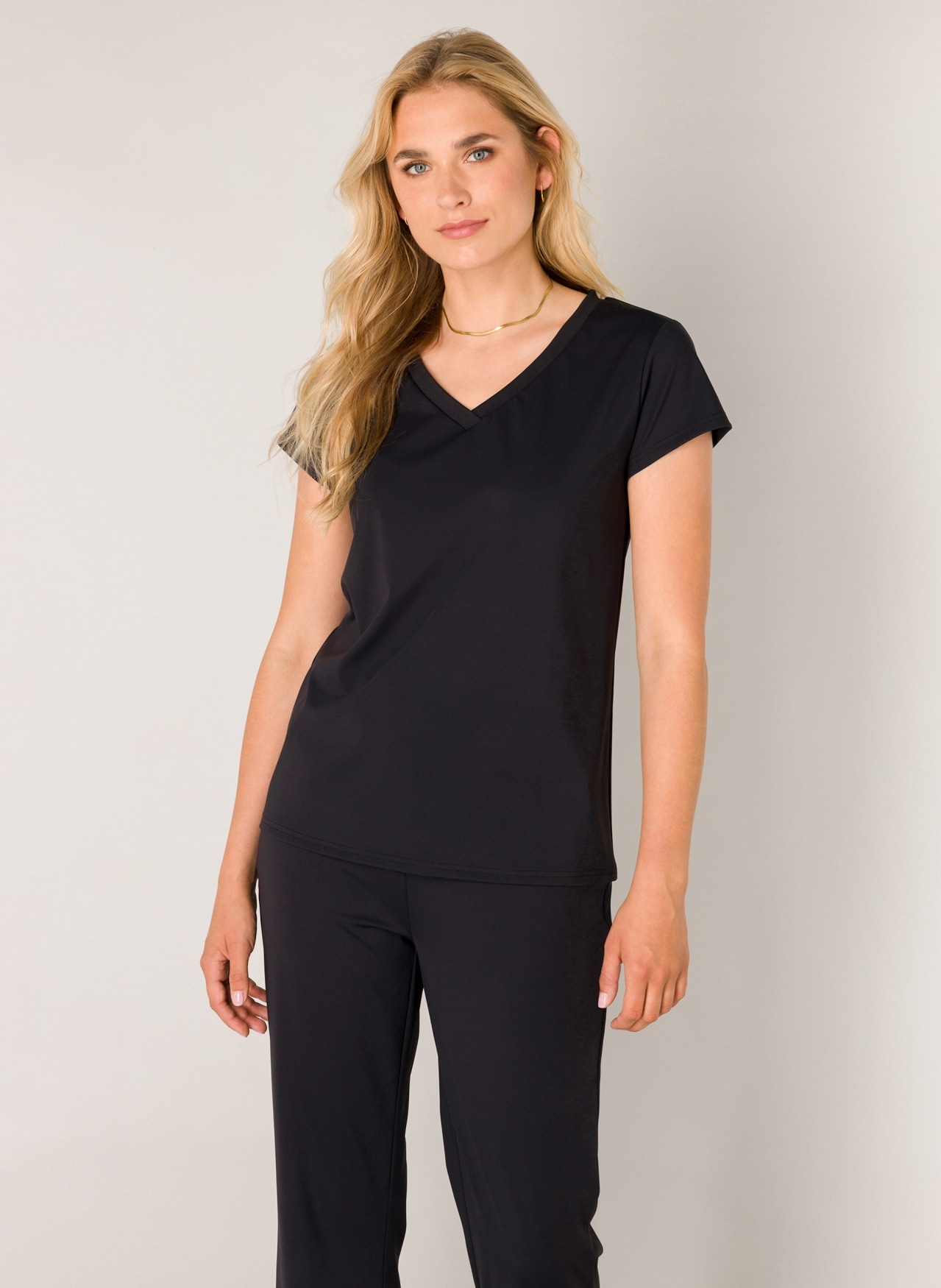 Base Level T-Shirt »Tilly«, mit V-Ausschnitt Base Level T-Shirt »Tilly«, mit V-Ausschnitt von Base Level