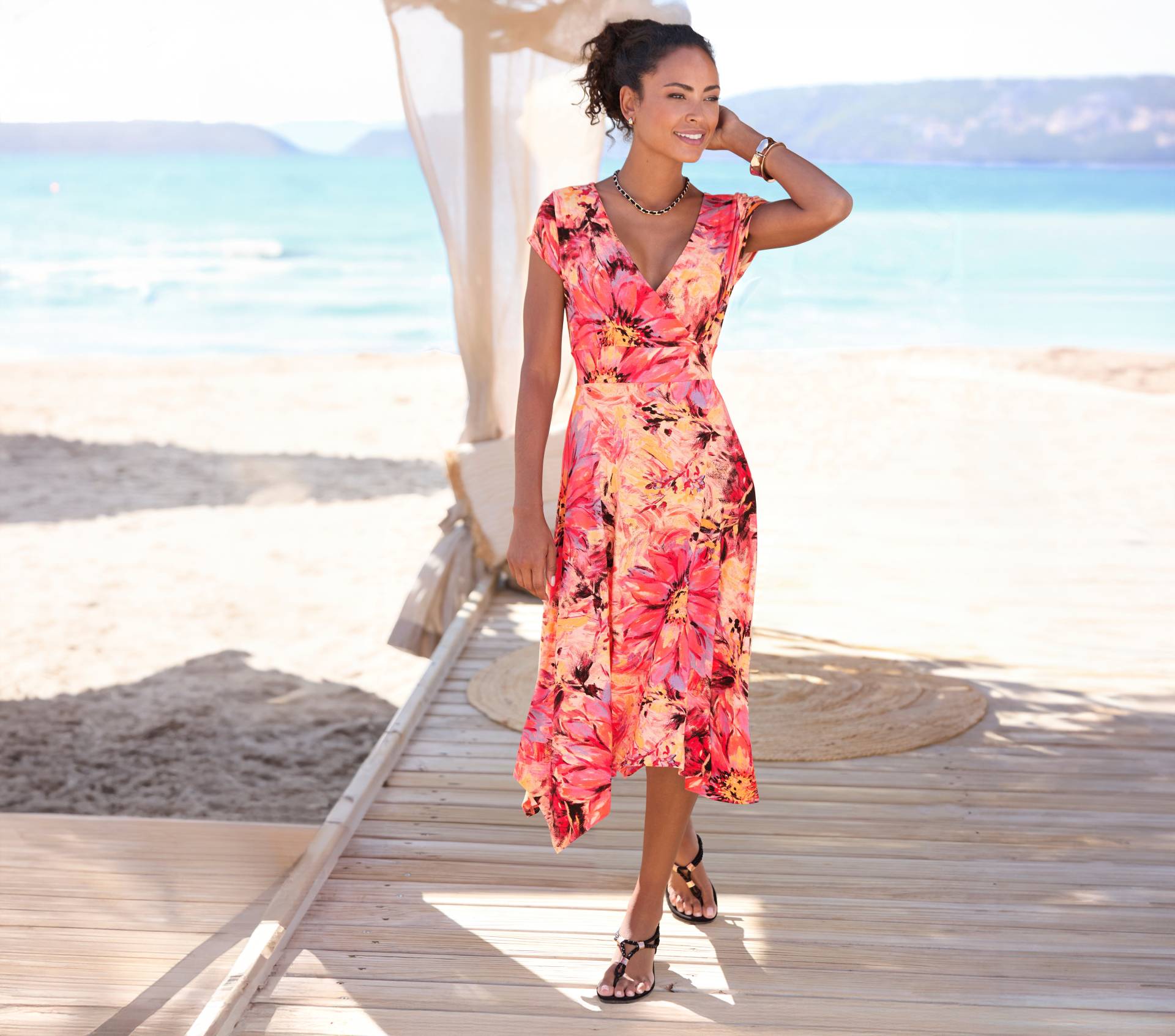 Beachtime Sommerkleid, mit Zipfelsaum und Schleife, Jerseykleid, asymmetrisches Rockteil Beachtime Sommerkleid, mit Zipfelsaum und Schleife, Jerseykleid, asymmetrisches Rockteil von Beachtime