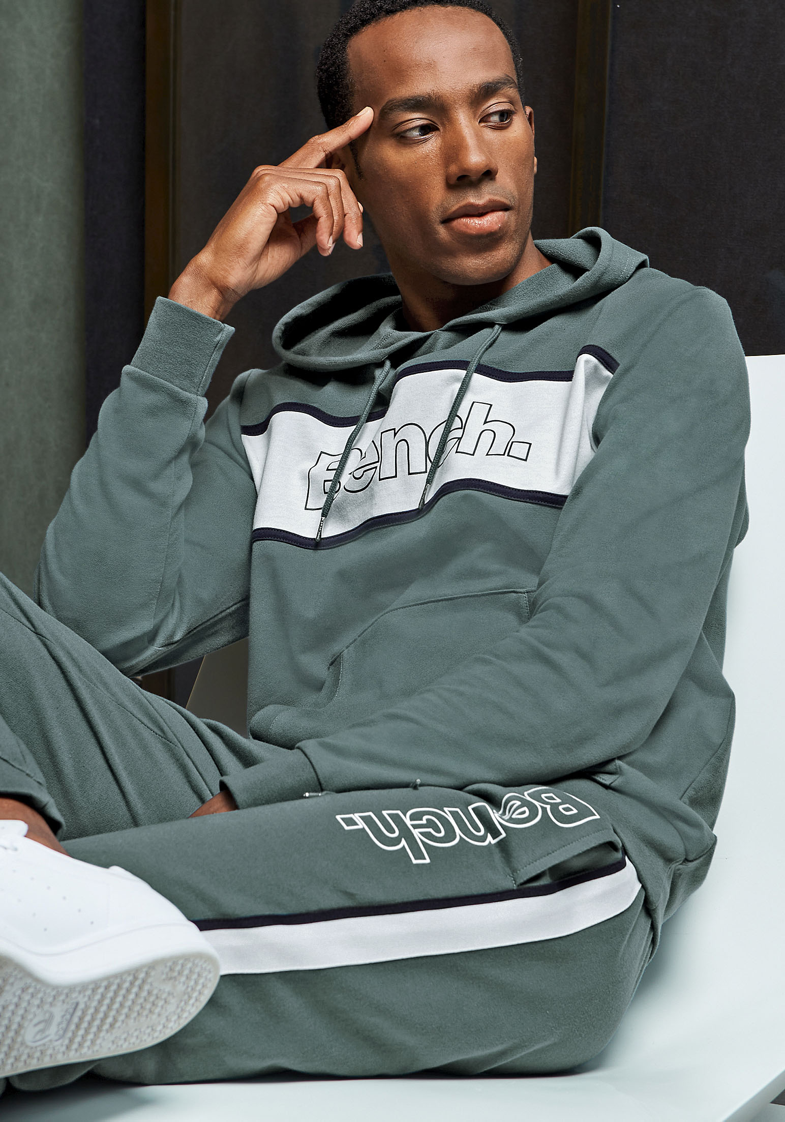 Bench. Loungewear Kapuzensweatshirt von Bench. Loungewear