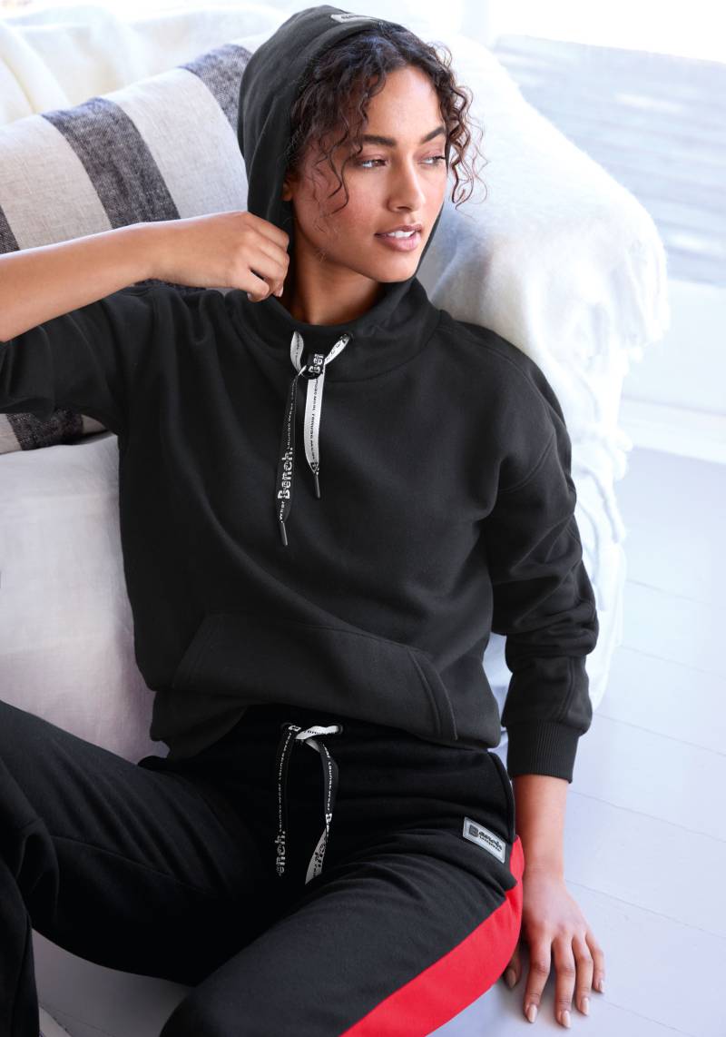 Bench. Loungewear Kapuzensweatshirt, mit Kängurutasche von Bench. Loungewear