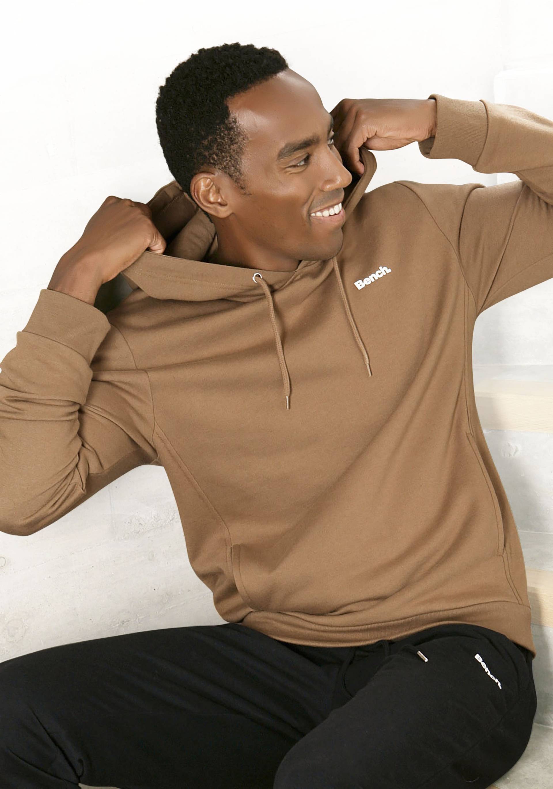 Bench. Loungewear Kapuzensweatshirt von Bench. Loungewear