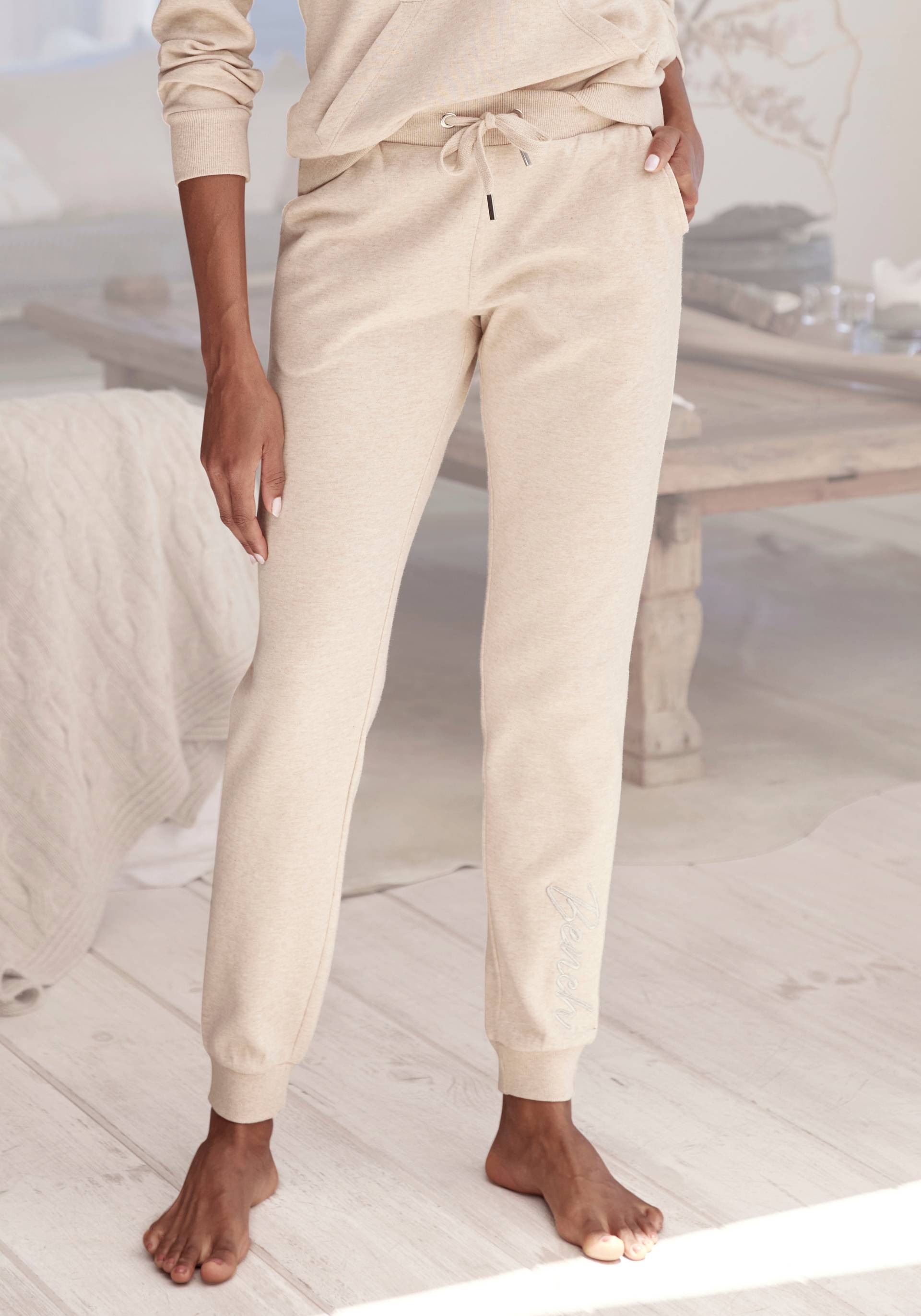 Bench. Loungewear Relaxhose »-Loungehose, Sweathose« von Bench. Loungewear