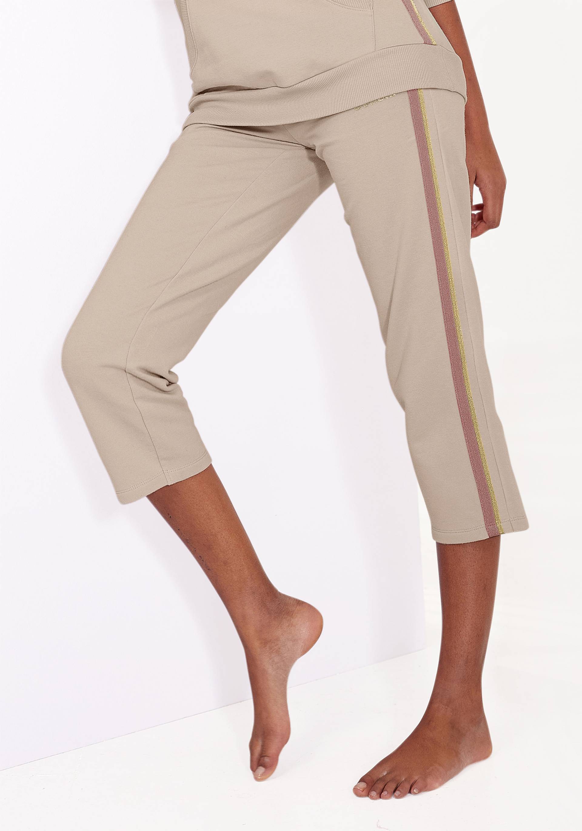 Bench. Loungewear Relax-Caprihose von Bench. Loungewear