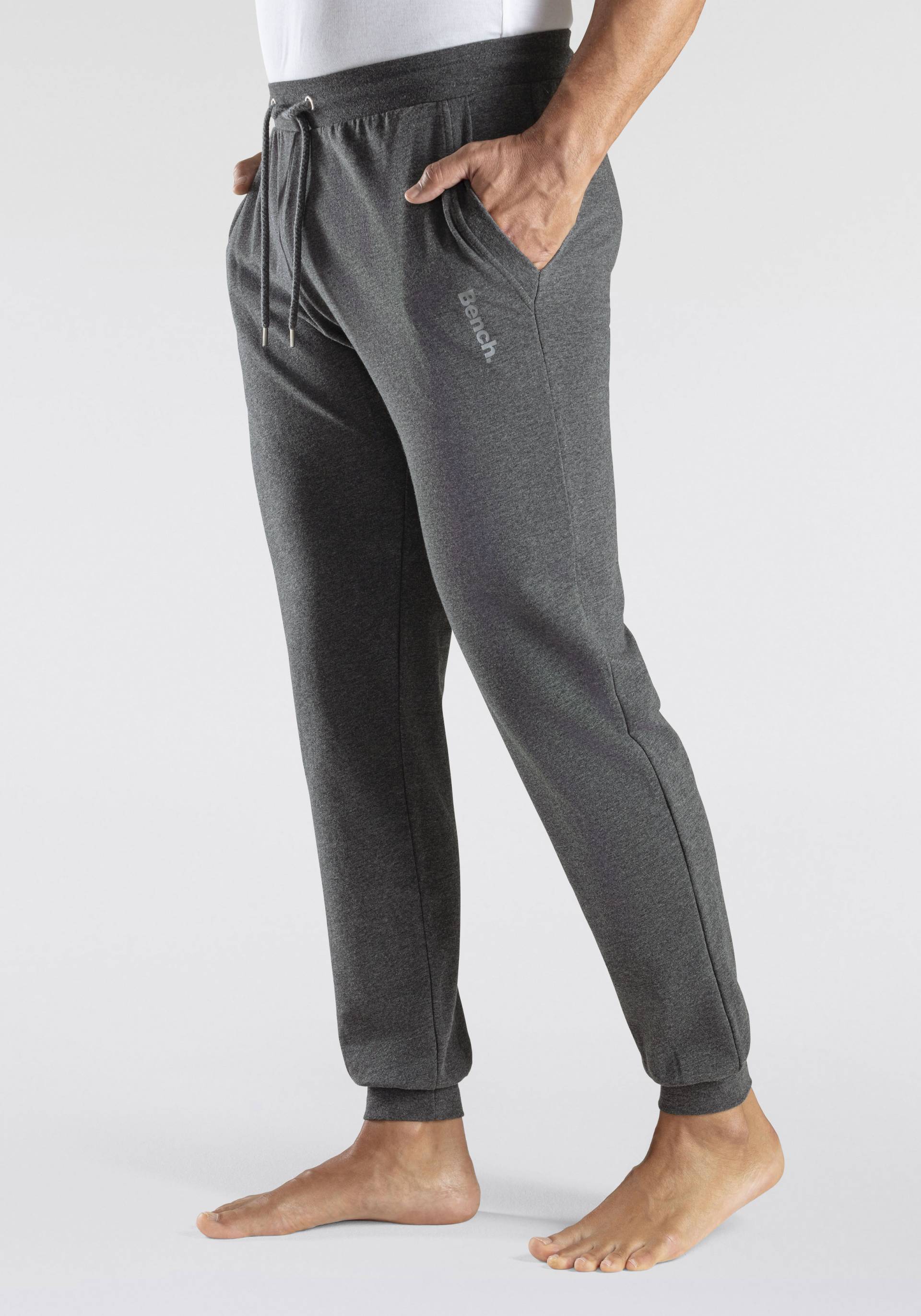 Bench. Loungewear Sweathose, Jogginghose mit Kordel, aus Baumwoll-Mix Bench. Loungewear Sweathose, Jogginghose mit Kordel, aus Baumwoll-Mix von Bench. Loungewear