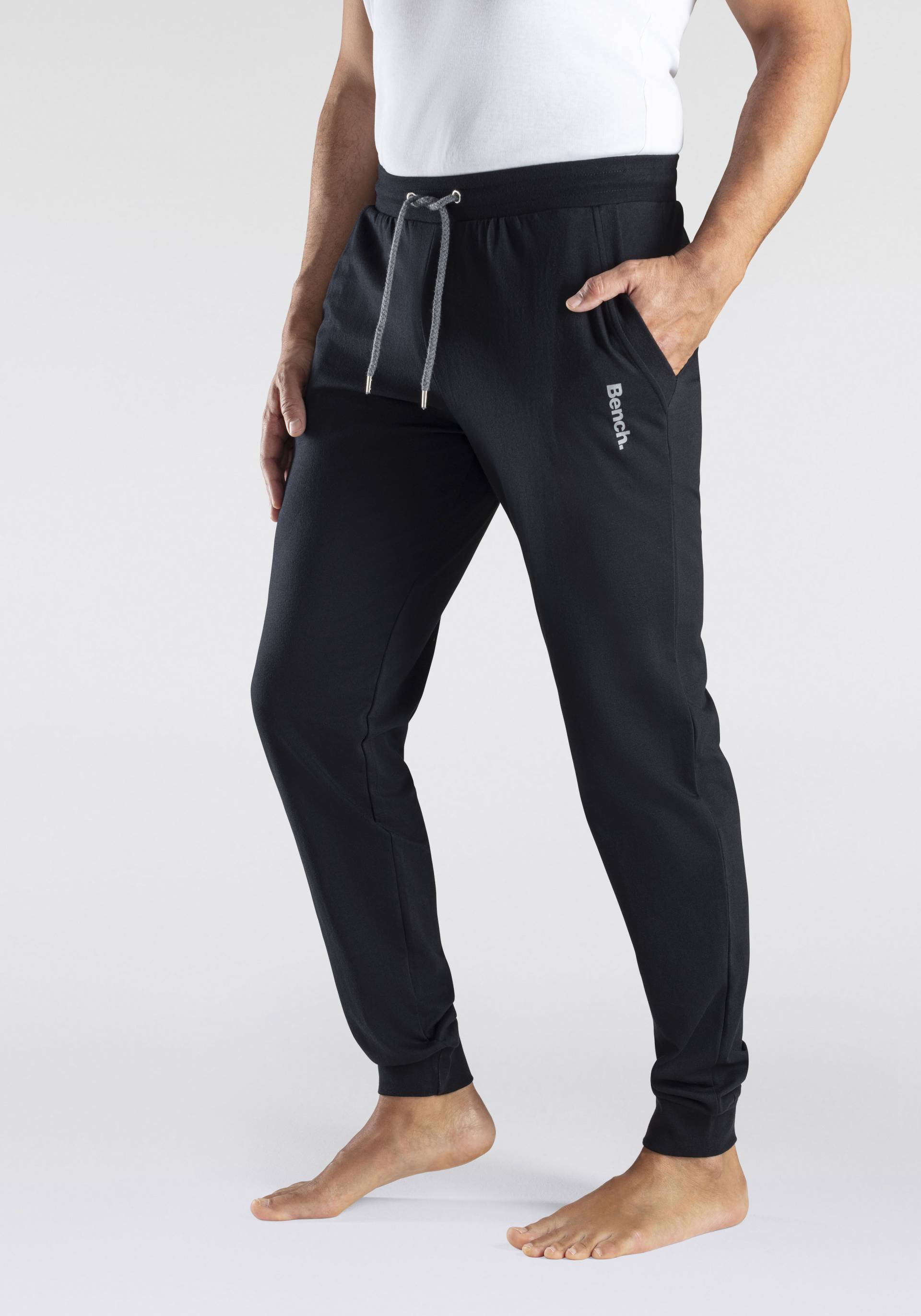 Bench. Loungewear Sweathose, Jogginghose mit Kordel, aus Baumwoll-Mix von Bench. Loungewear