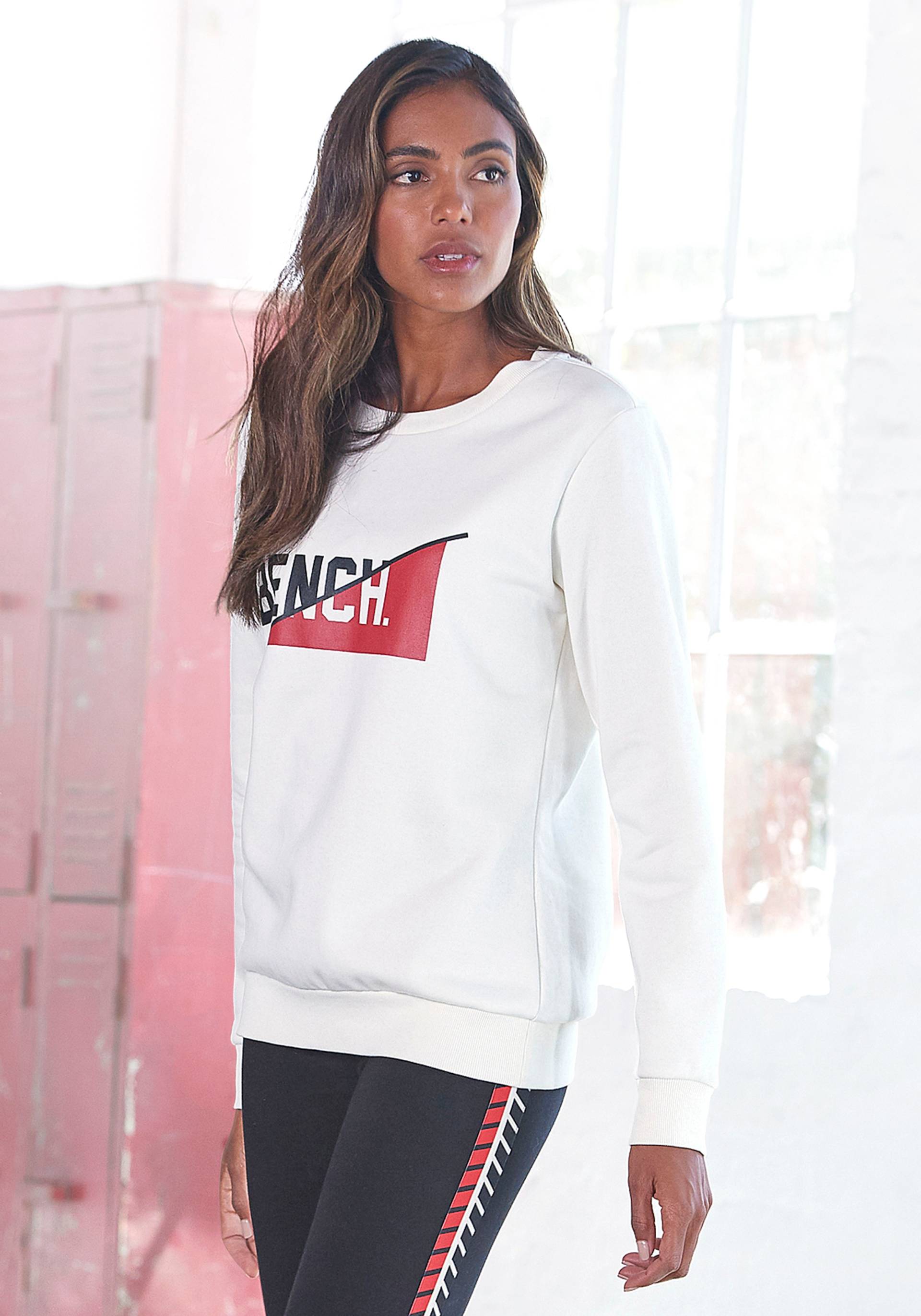 Bench. Sweatshirt, mit frontalem Logodruck, Loungeanzug Bench. Sweatshirt, mit frontalem Logodruck, Loungeanzug von Bench.