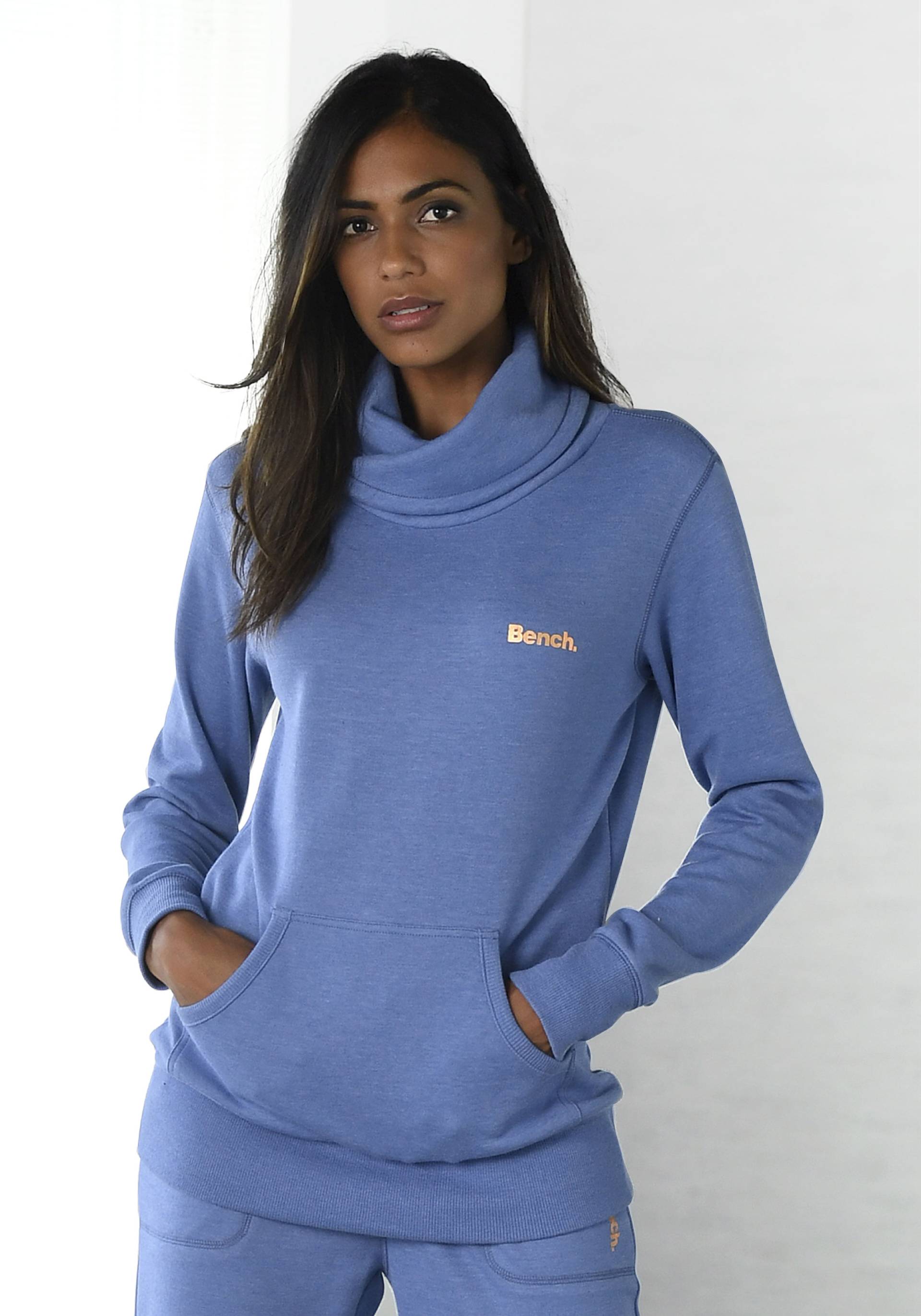 Bench. Loungewear Longsweatshirt »mit Stehkragen in Layeroptik« von Bench. Loungewear