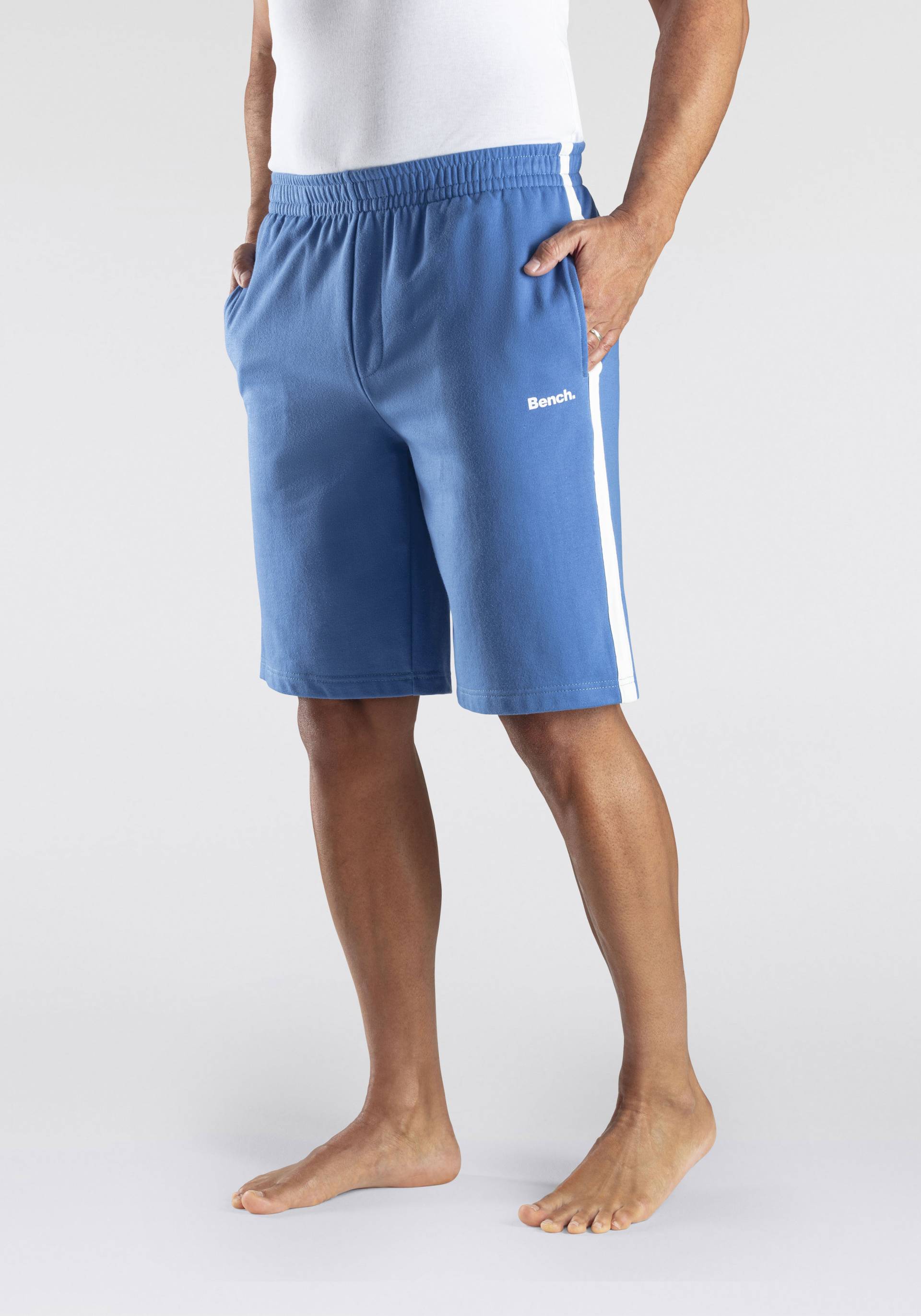 Bench. Sweatshorts »kurze Relaxshort mit Kordel, Jogginghose,«, weicher Sweat-Qualität von Bench.