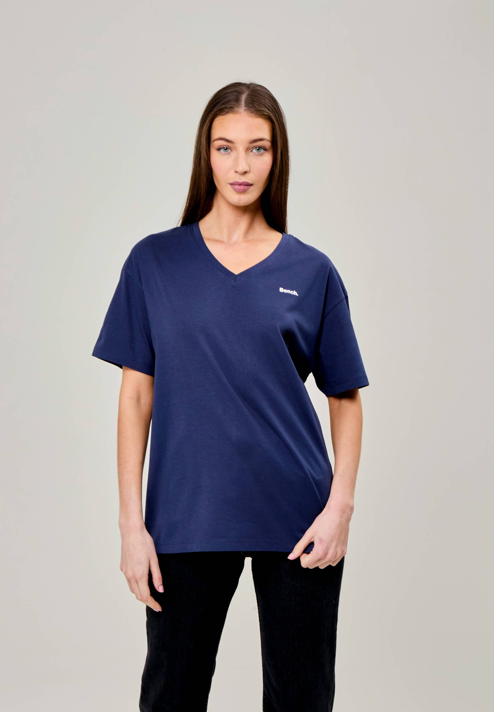 Bench. V-Shirt »HAIZEL« Bench. V-Shirt »HAIZEL« von Bench.