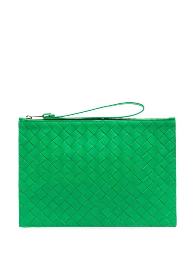 Bottega Veneta Intrecciato-weave clutch bag - Green von Bottega Veneta