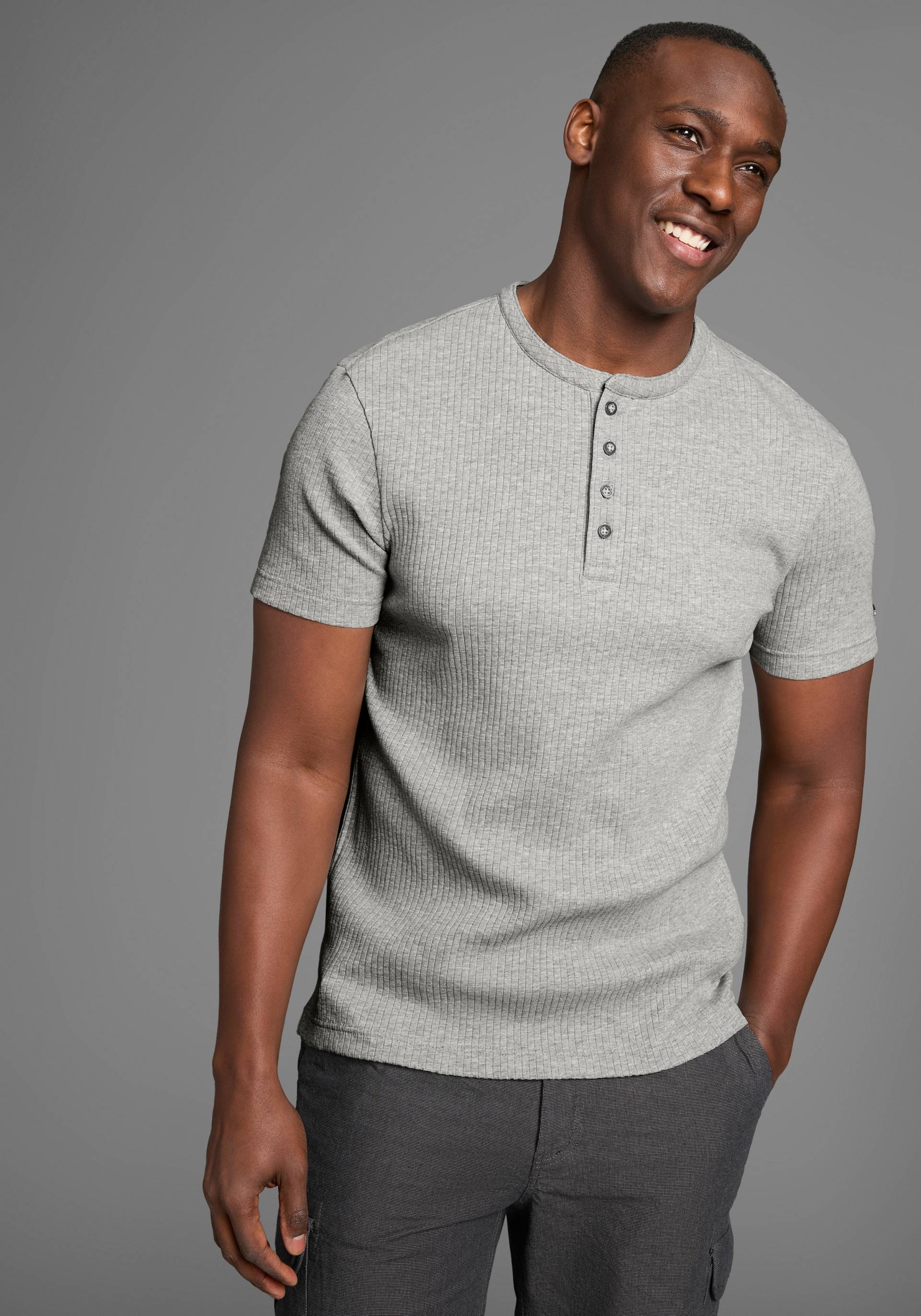 Bruno Banani Henleyshirt, in elastischer Rippenqualität Bruno Banani Henleyshirt, in elastischer Rippenqualität von Bruno Banani