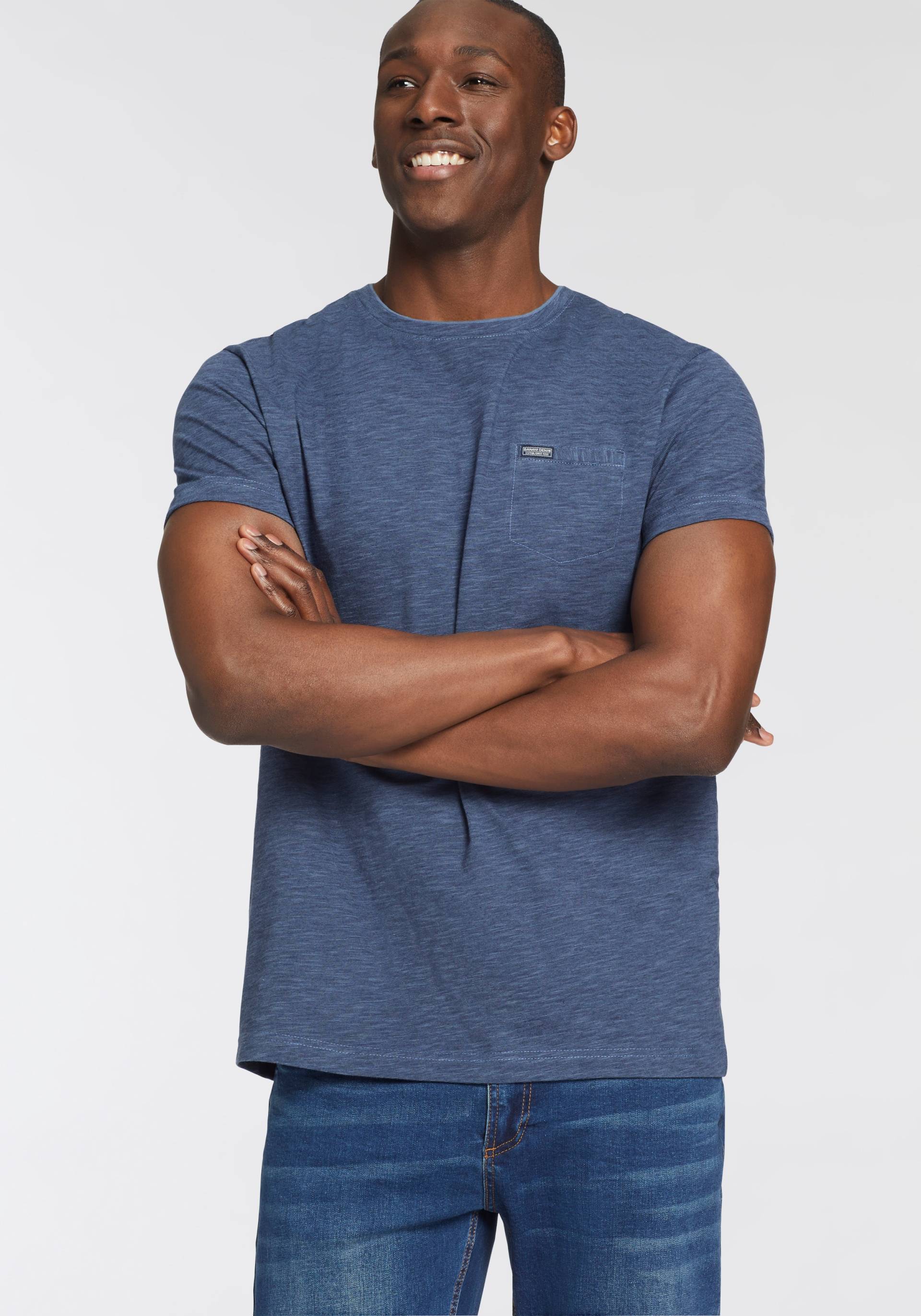 Bruno Banani T-Shirt, Mit Doppelkragen und Zierbrusttasche Bruno Banani T-Shirt, Mit Doppelkragen und Zierbrusttasche von Bruno Banani