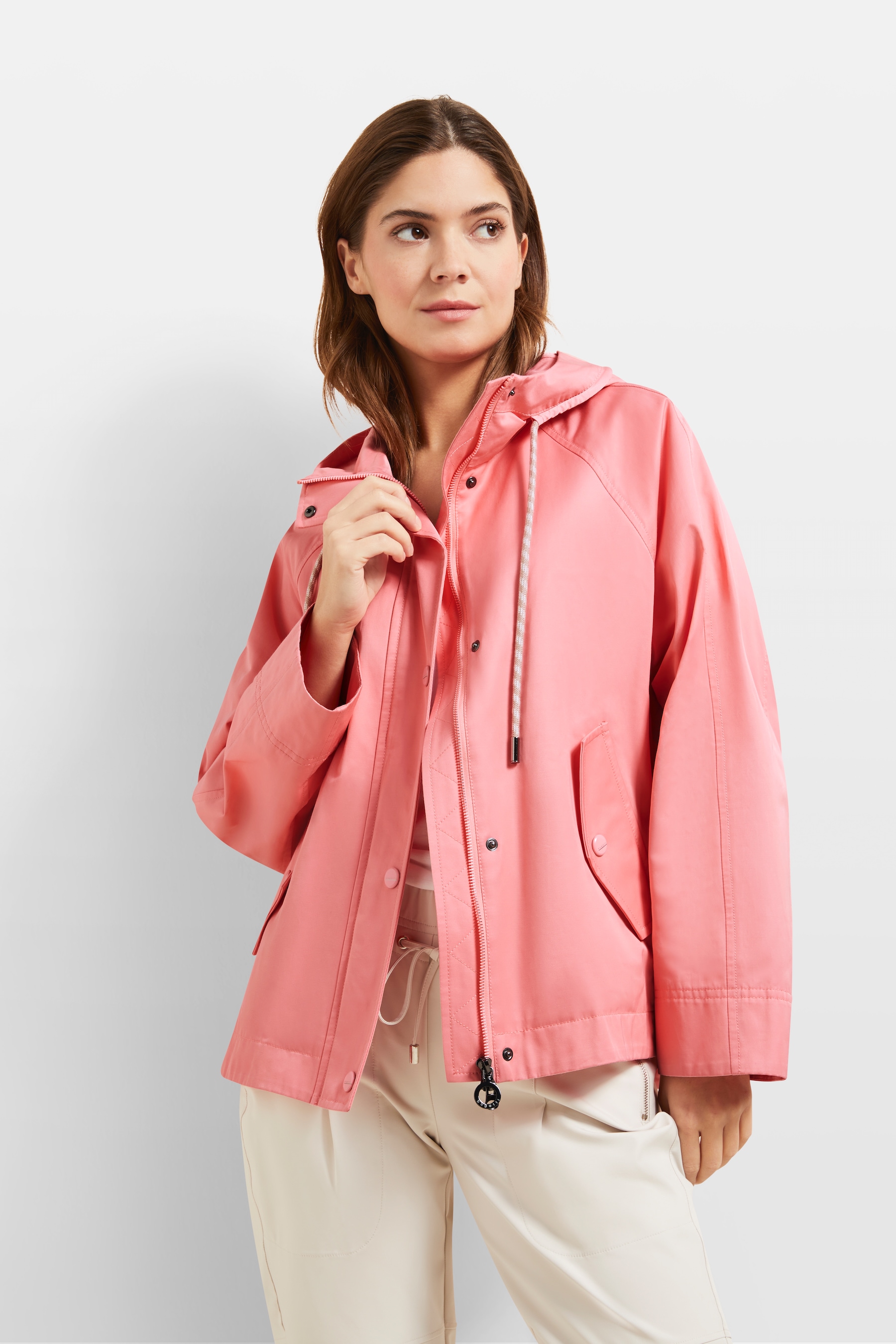 bugatti Blouson, mit Kapuze, mit lockerer Passform bugatti Blouson, mit Kapuze, mit lockerer Passform von Bugatti