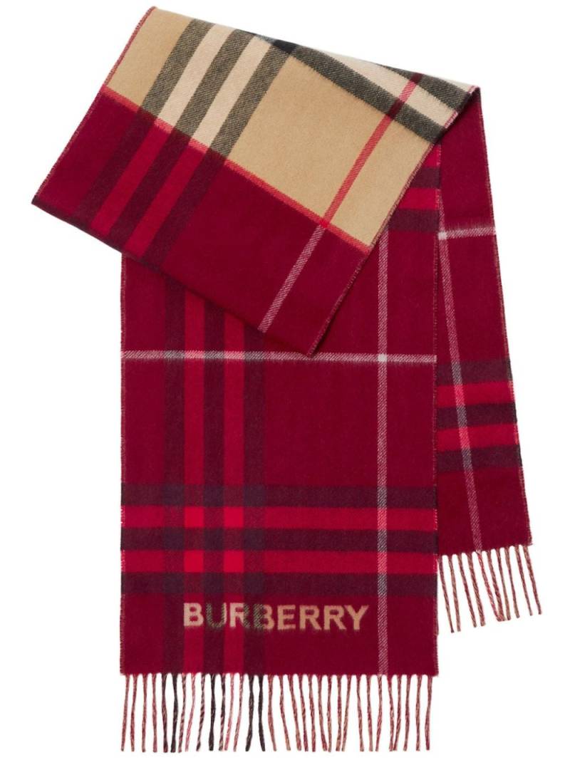 Burberry Vintage Check fringe-detailing scarf - Red von Burberry