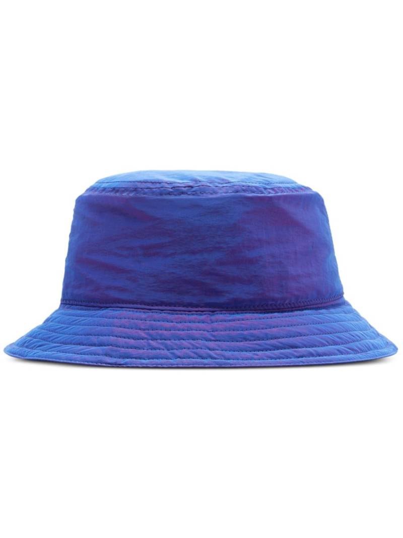 Burberry holographic taffeta bucket hat - Blue von Burberry