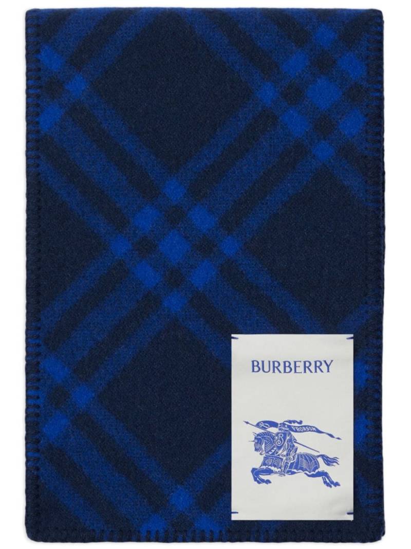 Burberry logo-patch checked wool scarf - Blue von Burberry