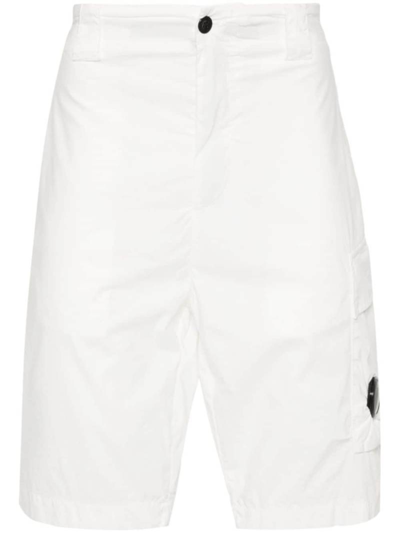 C.P. Company Lens-detail bermuda shorts - White von C.P. Company
