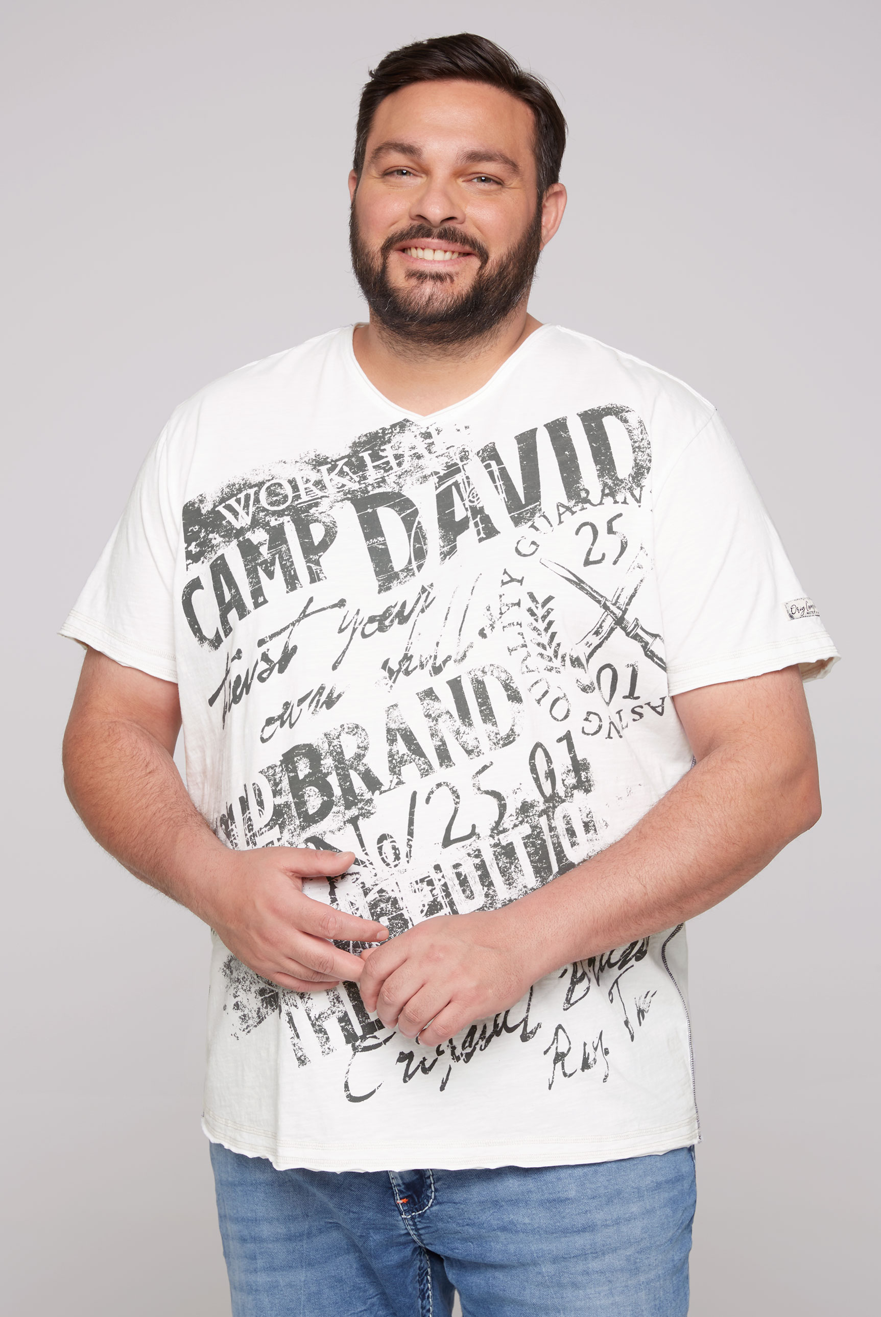CAMP DAVID T-Shirt, mit Marken-Schriftzug auf der Front CAMP DAVID T-Shirt, mit Marken-Schriftzug auf der Front von CAMP DAVID