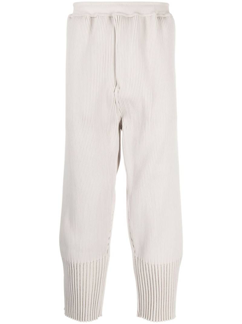 CFCL fully-pleated tapered track pants - Neutrals von CFCL